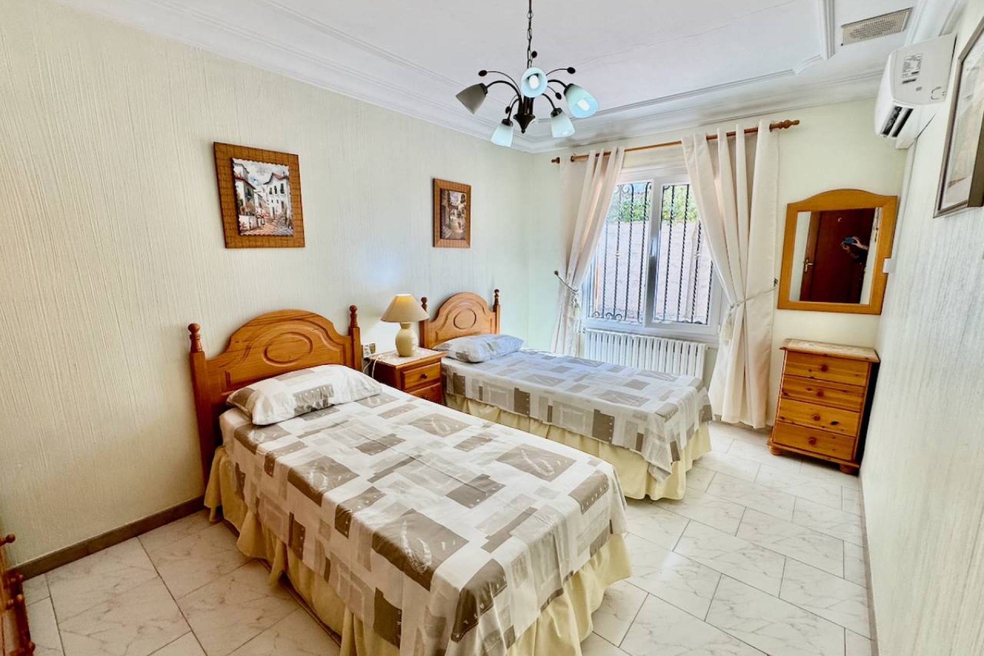 Resale - Villa - Castalla