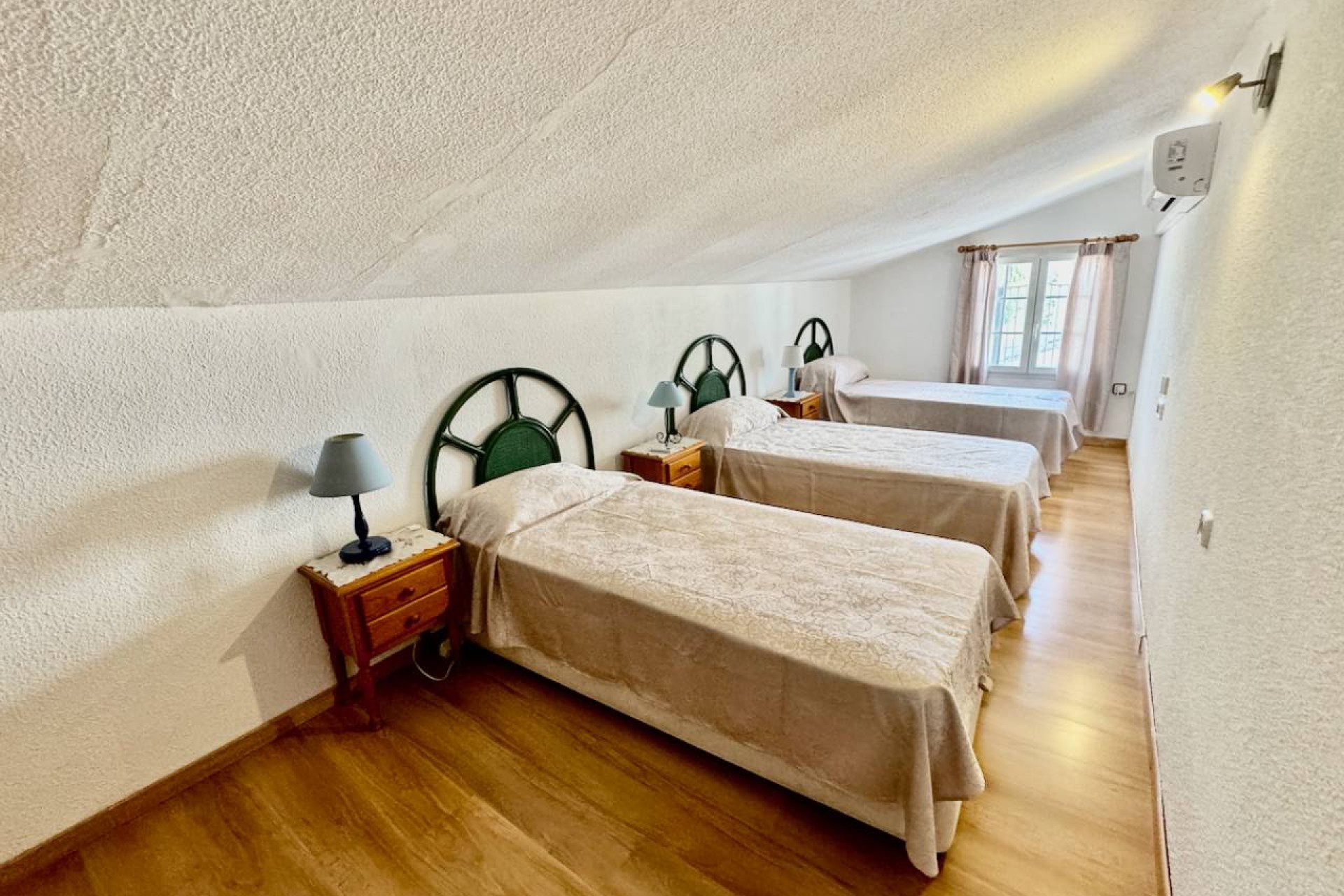 Resale - Villa - Castalla