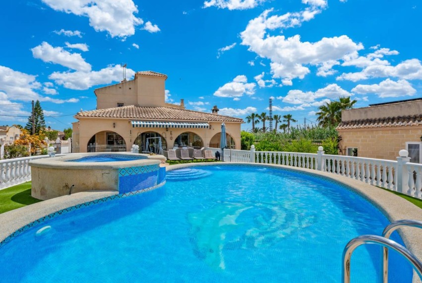 Resale - Villa - Catral