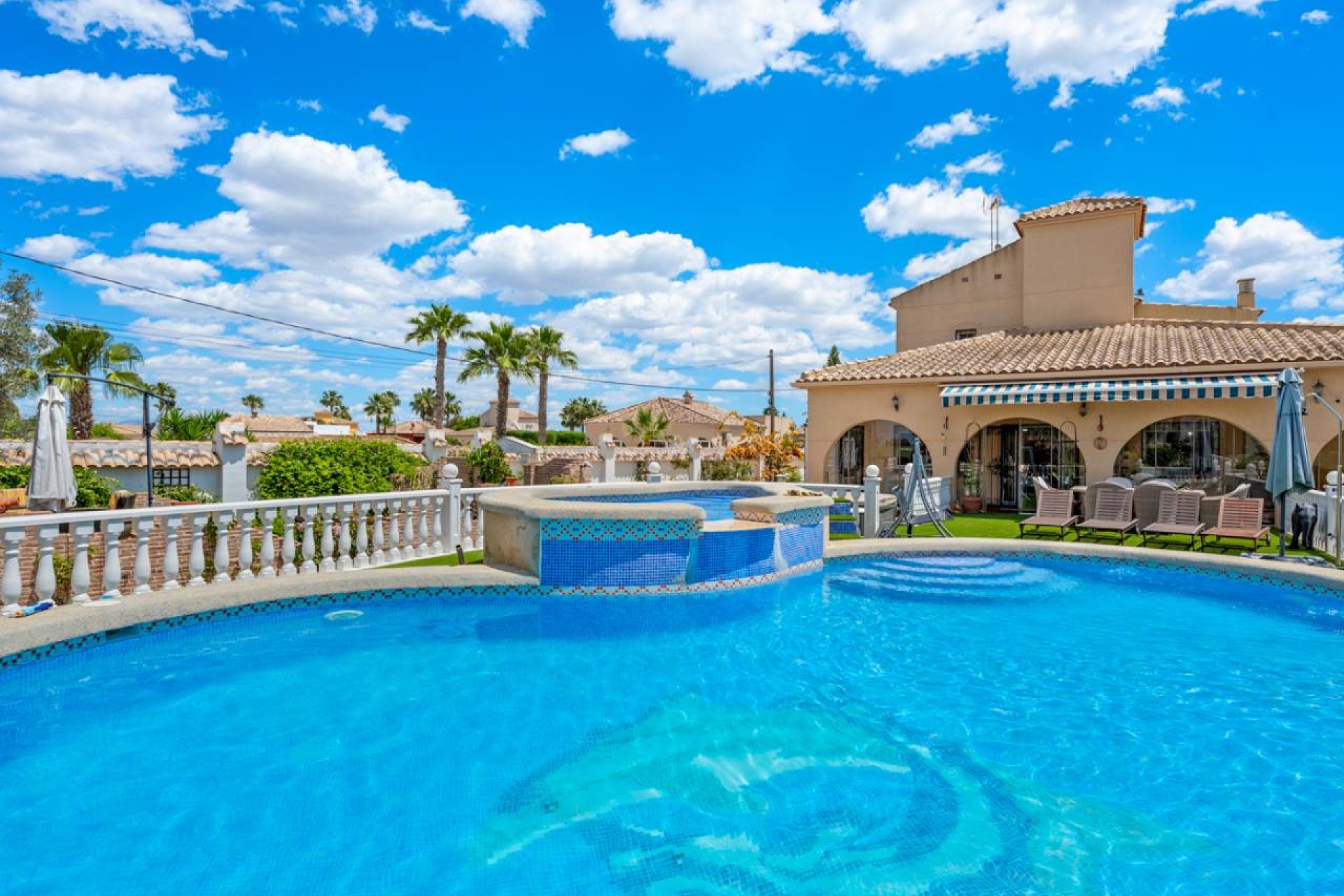 Resale - Villa - Catral