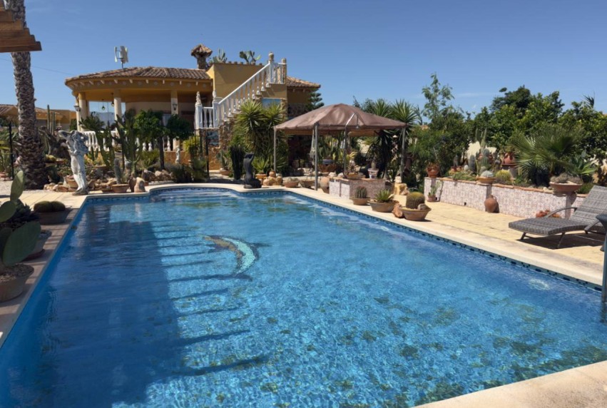 Resale - Villa - Catral