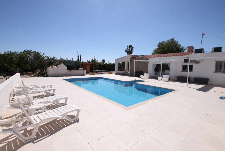 Resale - Villa - Crevillente