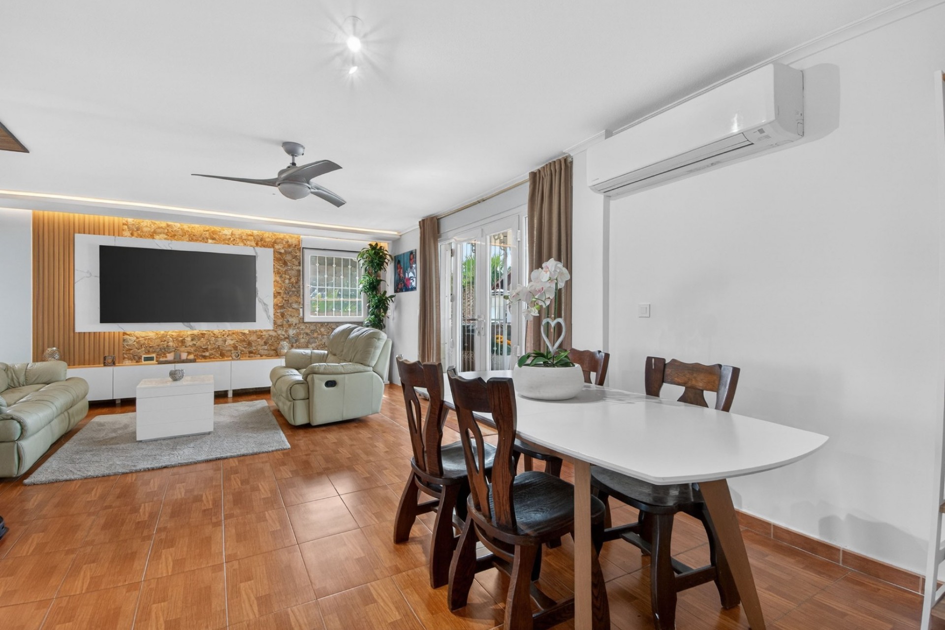 Resale - Villa - Crevillente