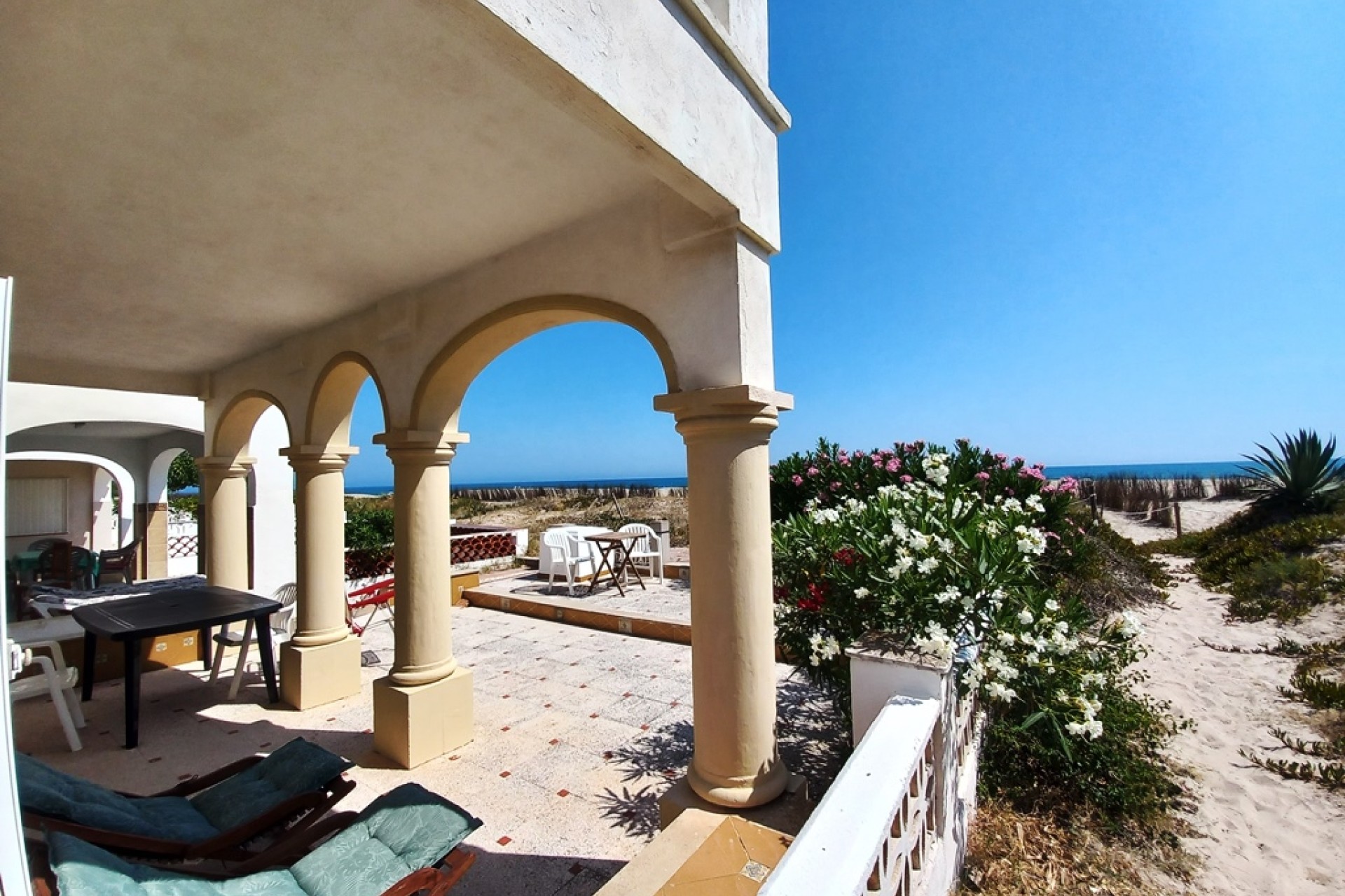 Resale - Villa - Denia