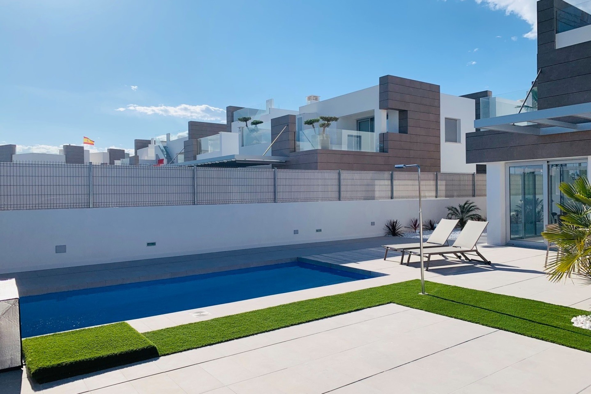 Resale - Villa - El Raso