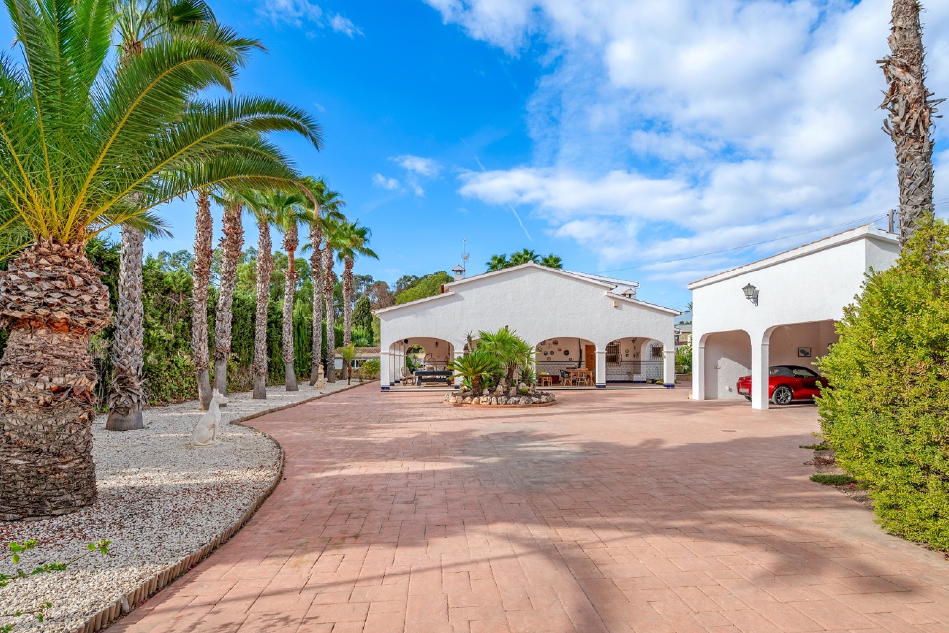 Resale - Villa - Elche
