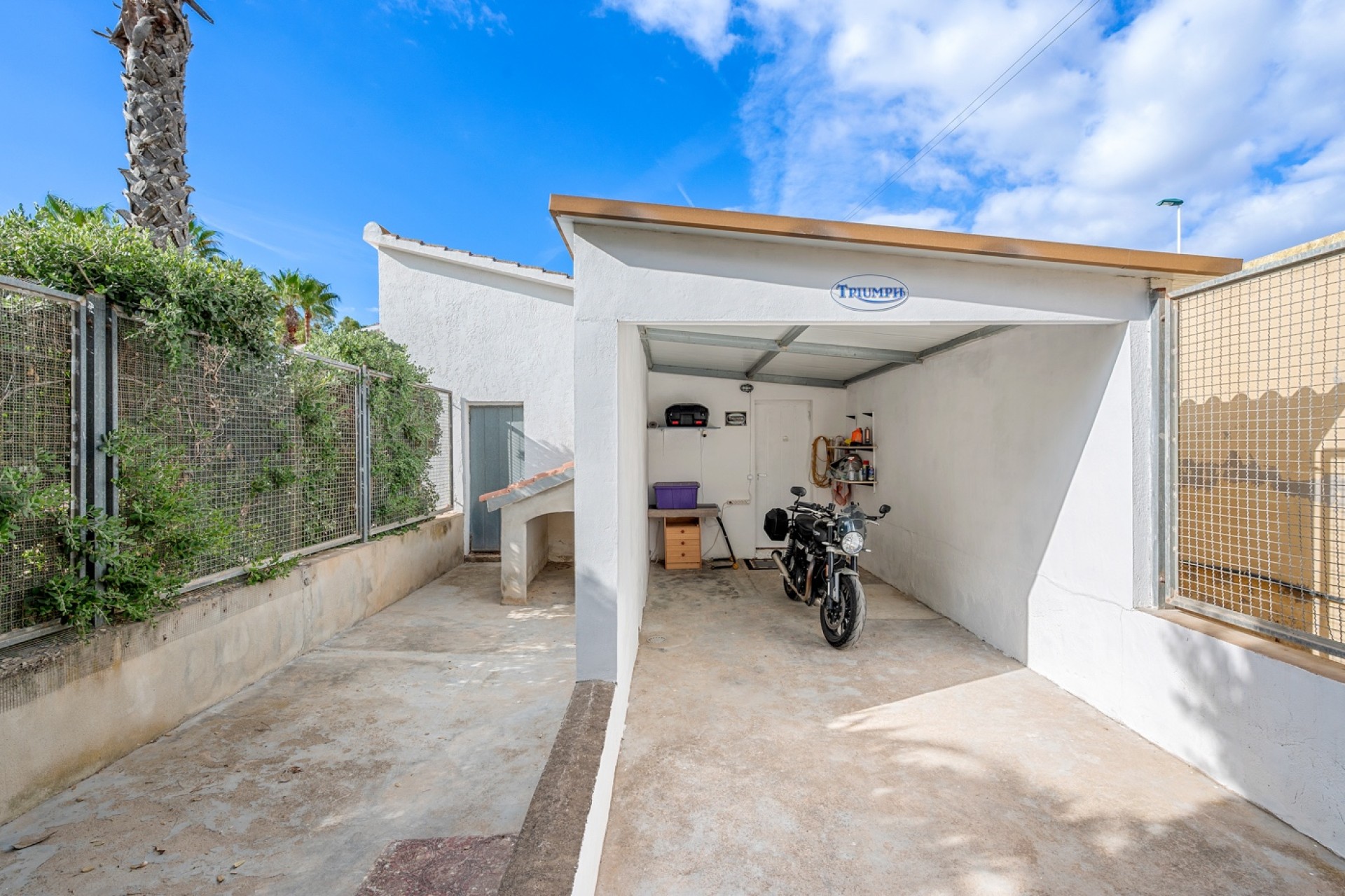 Resale - Villa - Elche