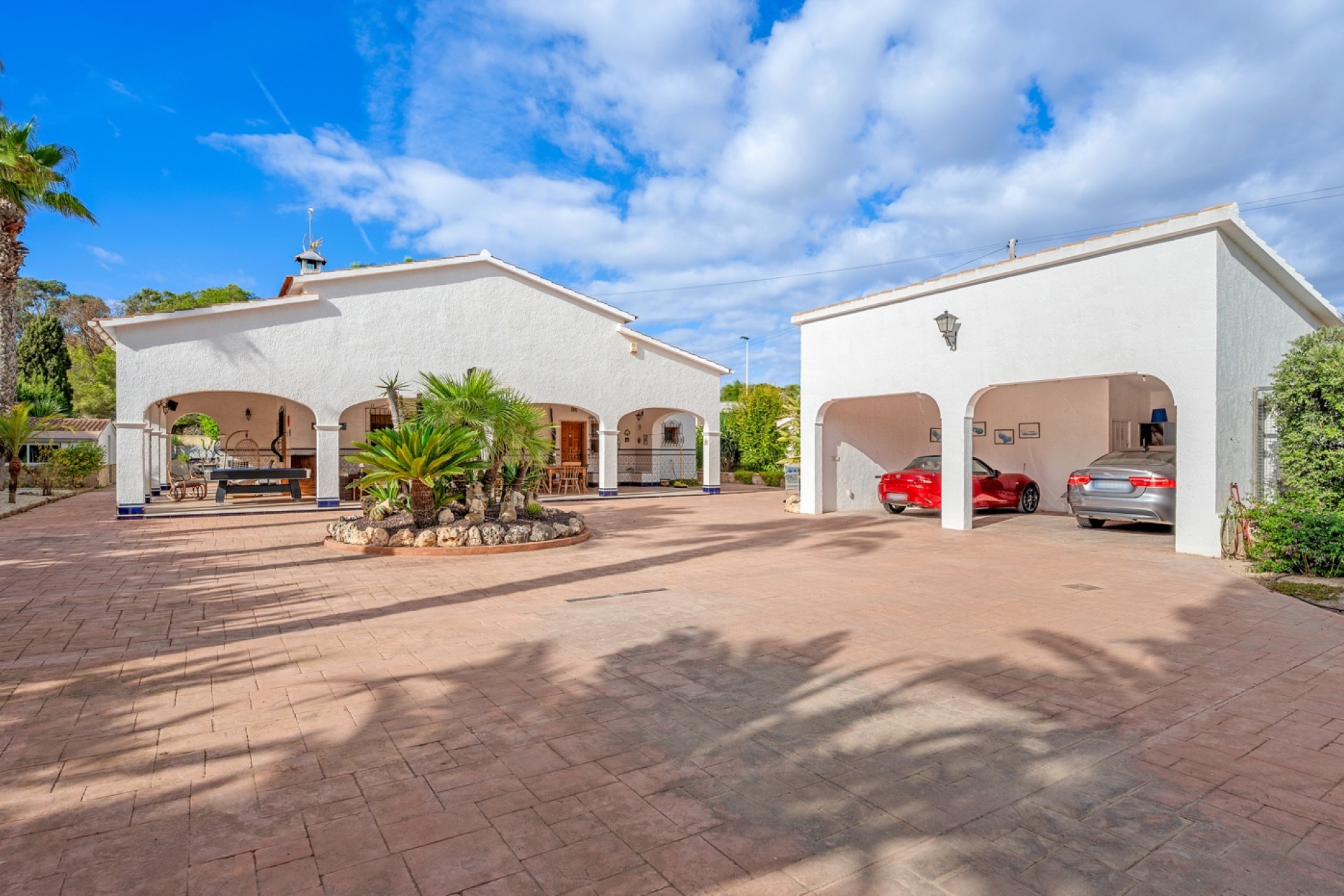 Resale - Villa - Elche