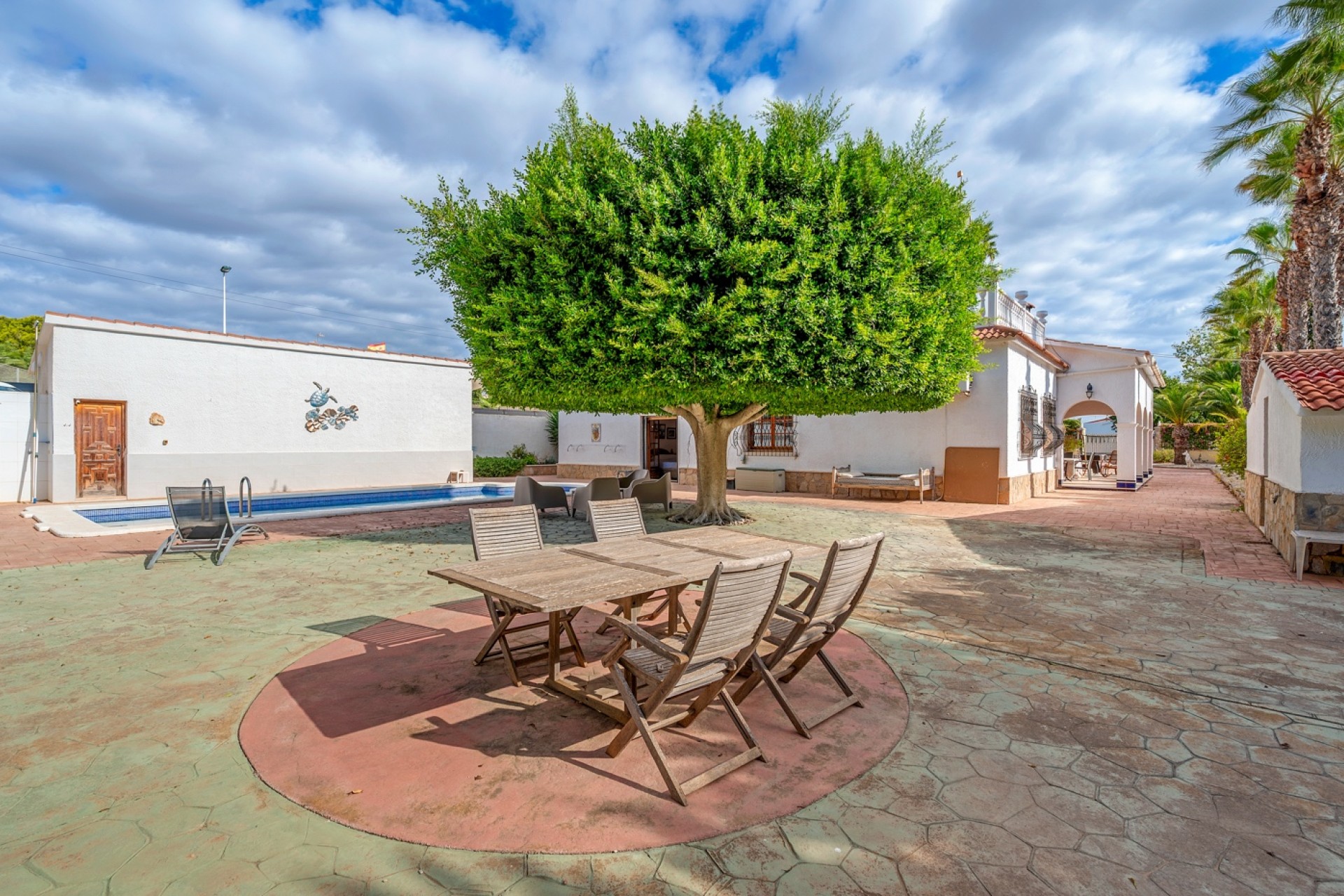 Resale - Villa - Elche