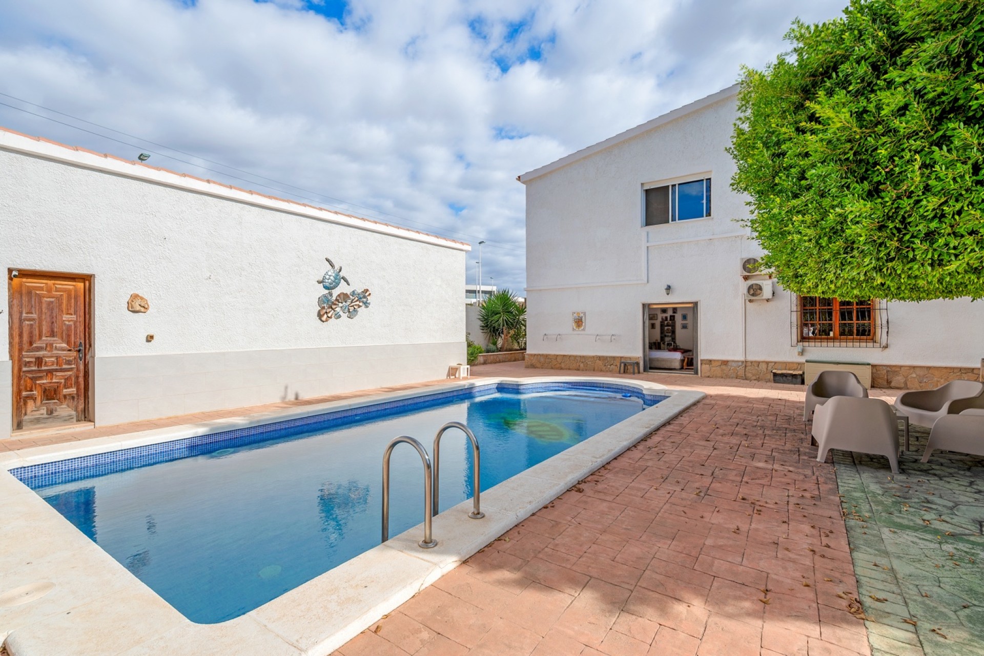 Resale - Villa - Elche