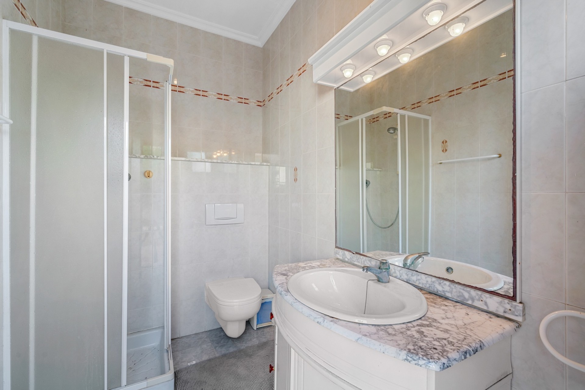 Resale - Villa - Elche