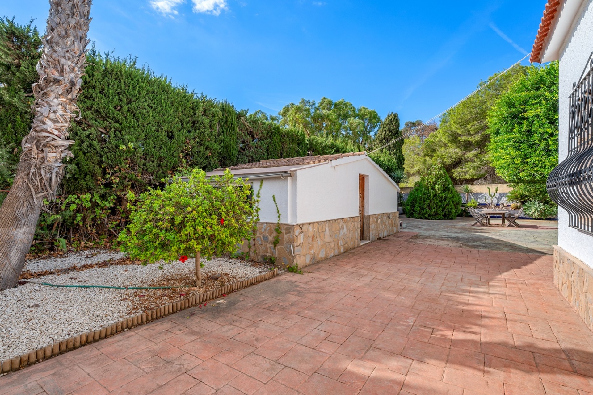 Resale - Villa - Elche