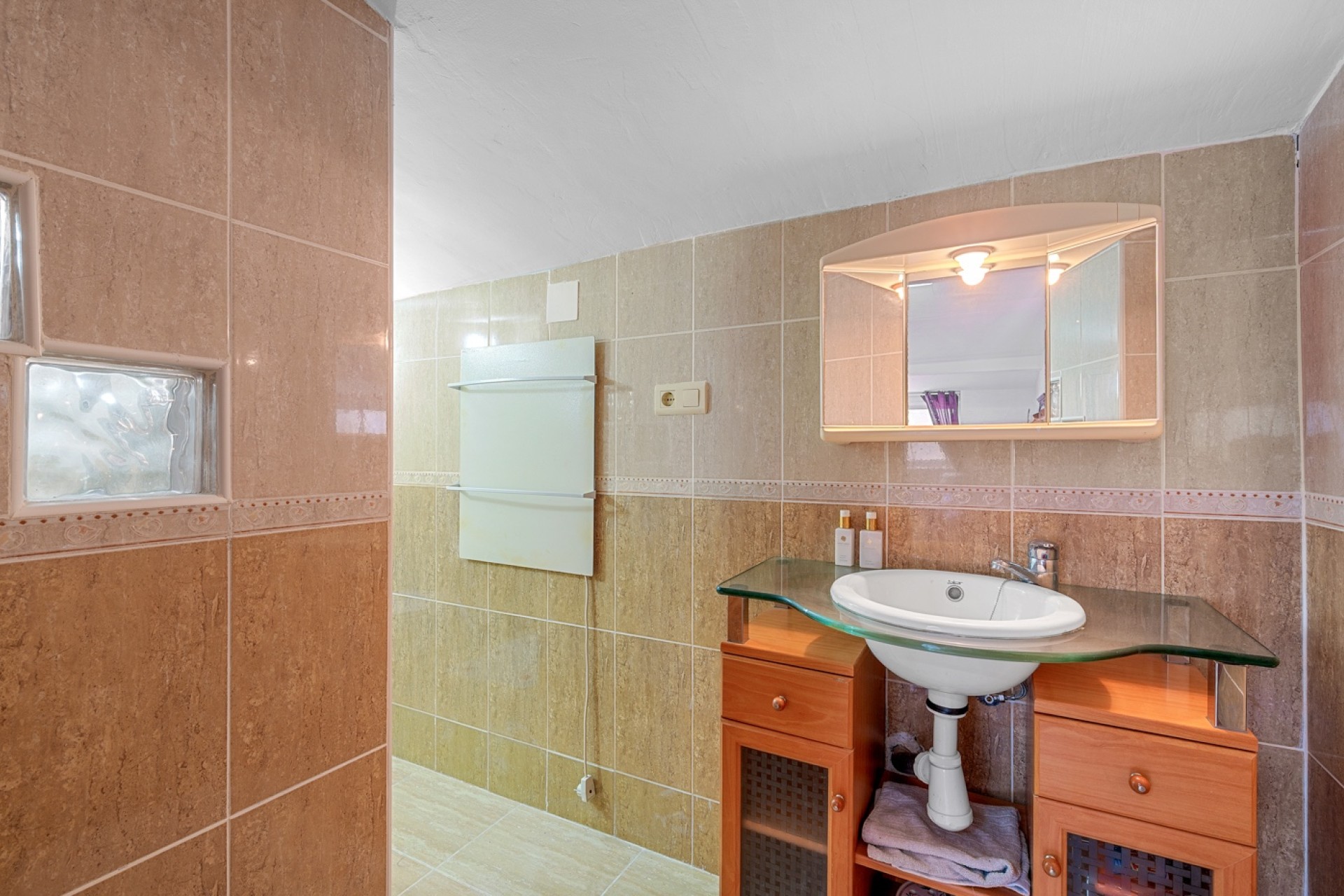 Resale - Villa - Elche