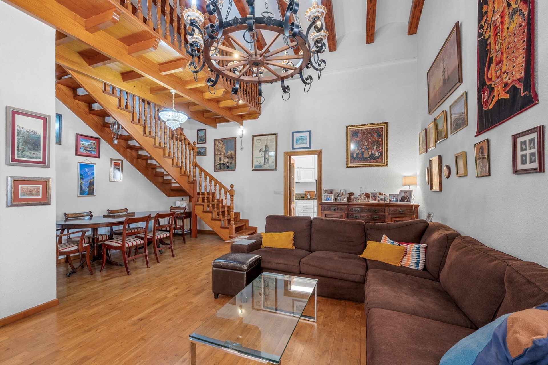 Resale - Villa - Elche