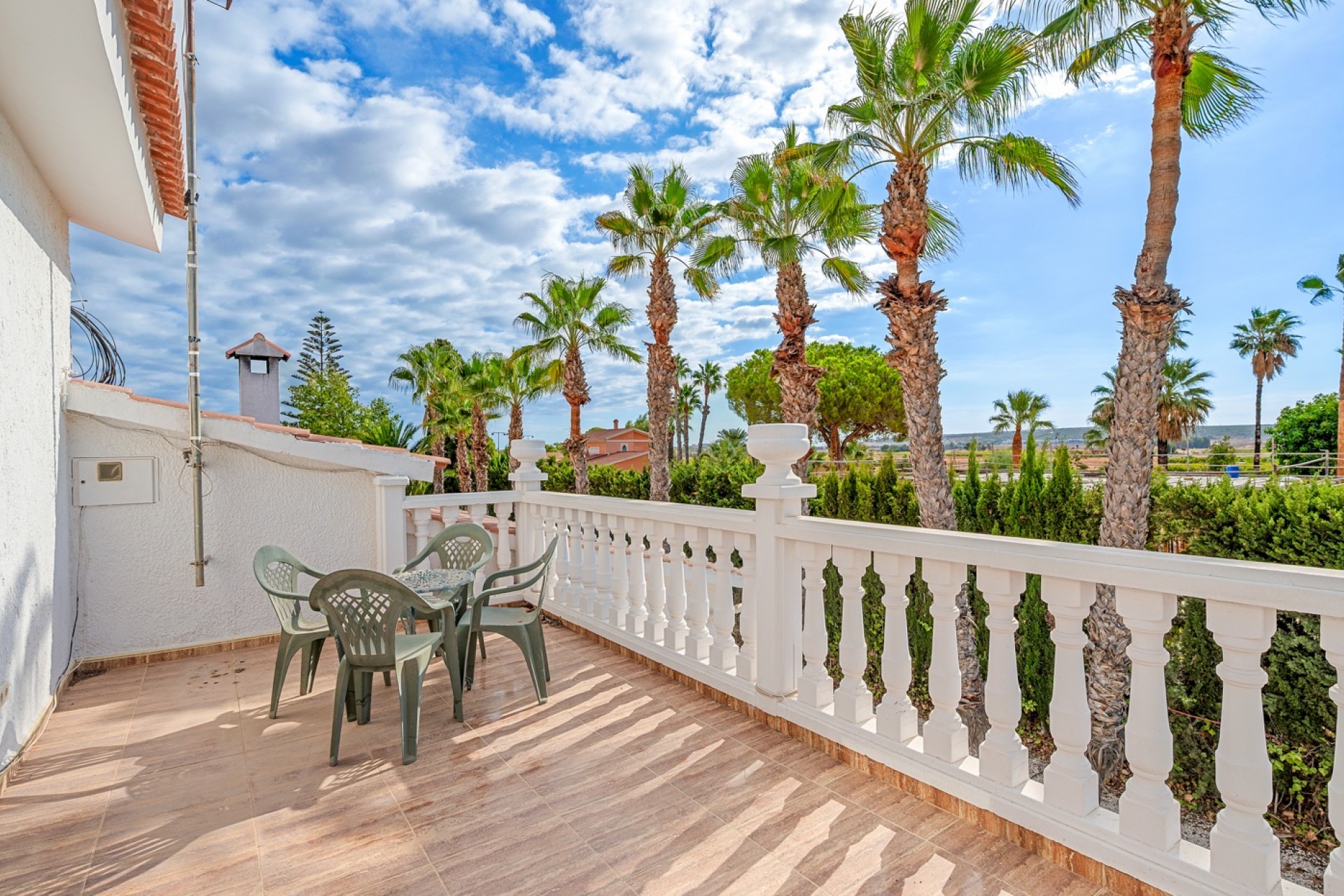 Resale - Villa - Elche