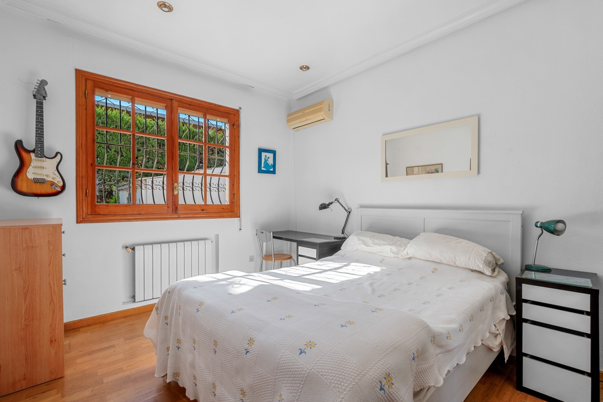 Resale - Villa - Elche