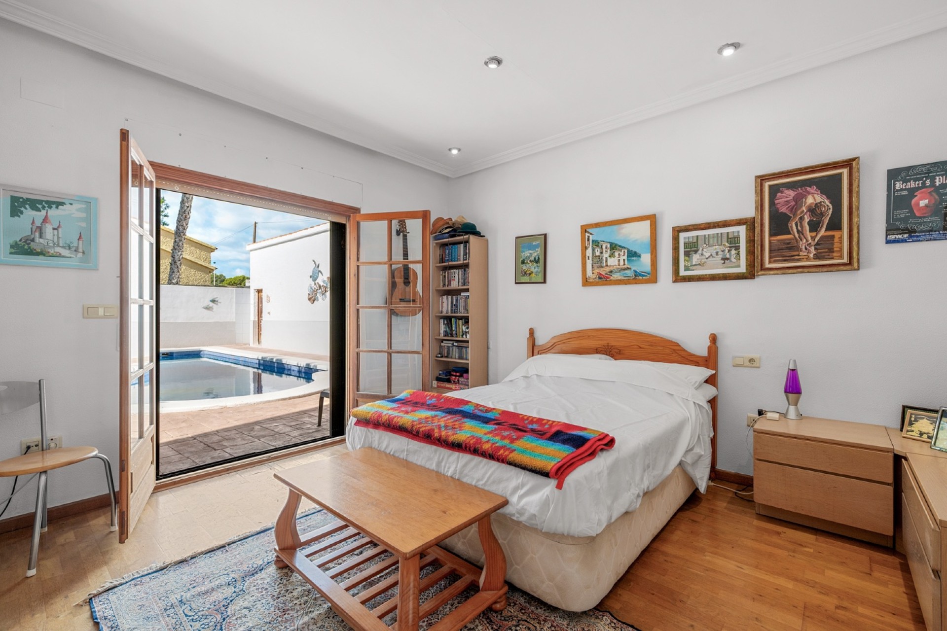 Resale - Villa - Elche