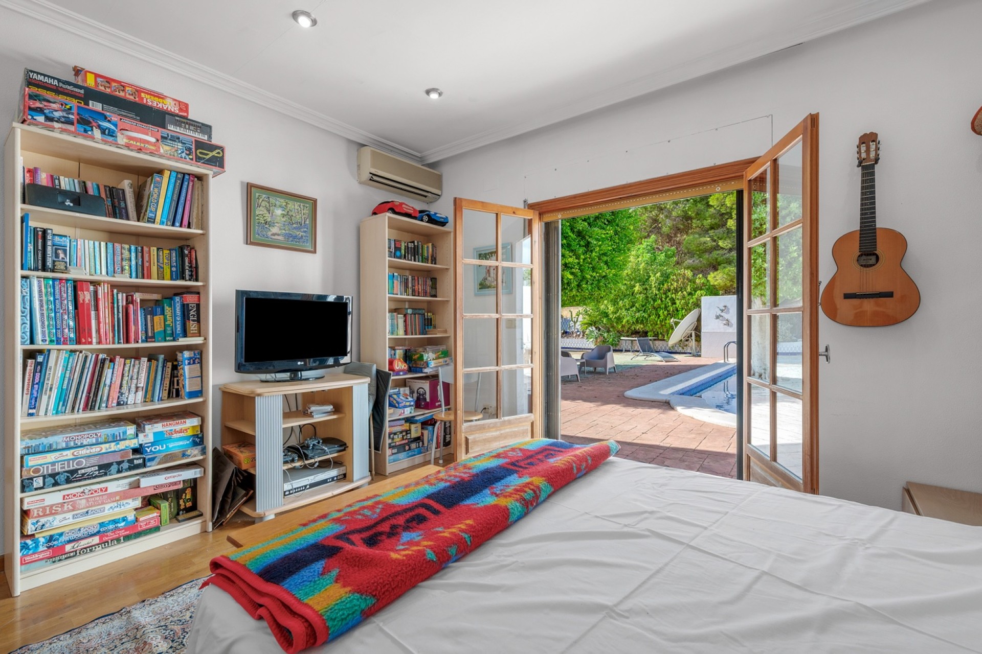 Resale - Villa - Elche