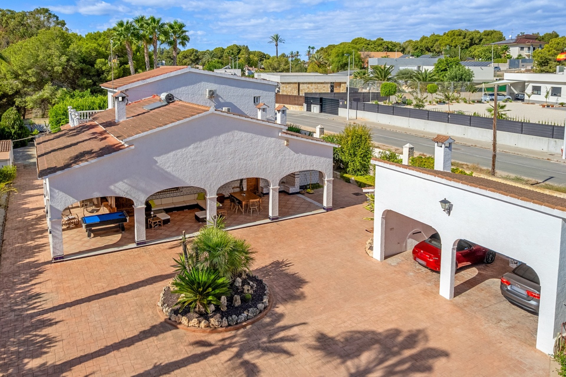 Resale - Villa - Elche