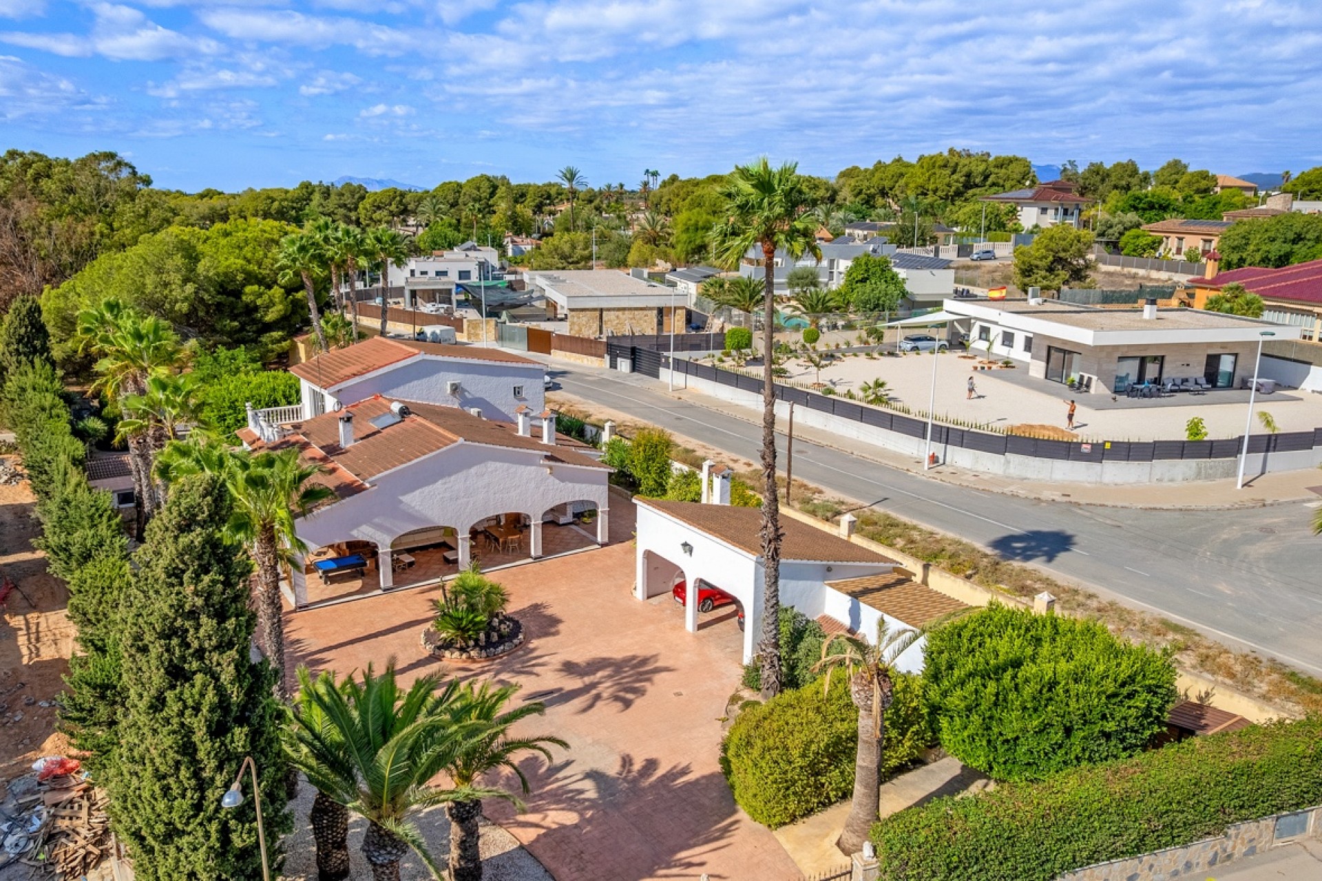 Resale - Villa - Elche