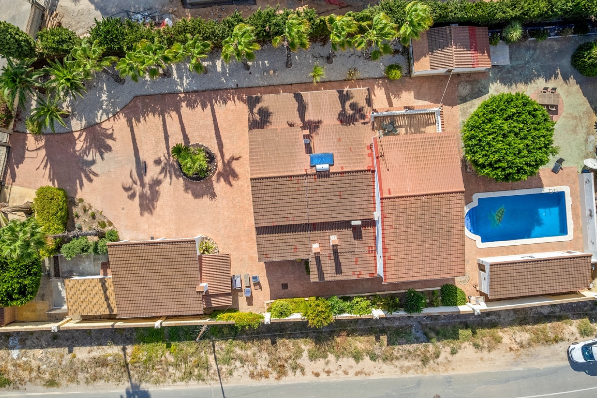 Resale - Villa - Elche