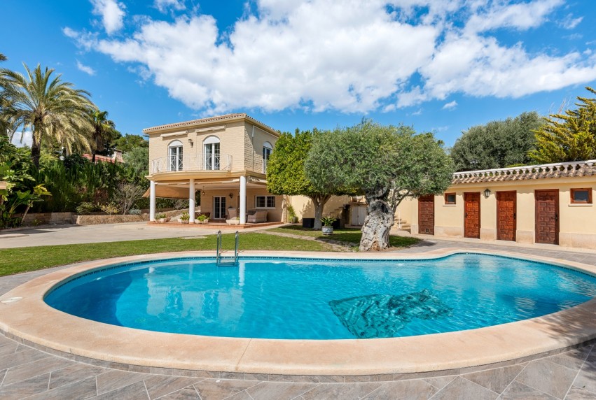Resale - Villa - Elche