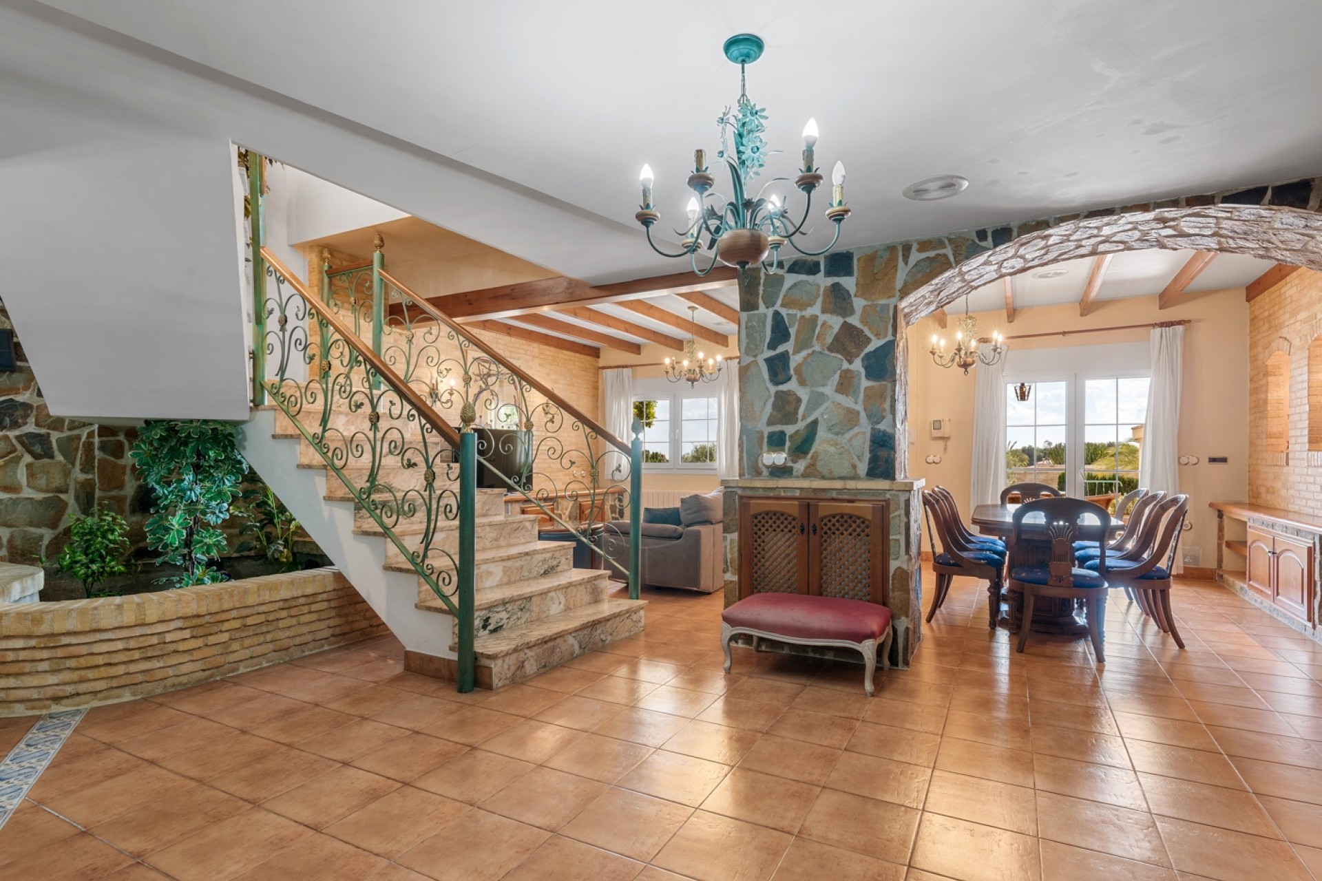 Resale - Villa - Elche