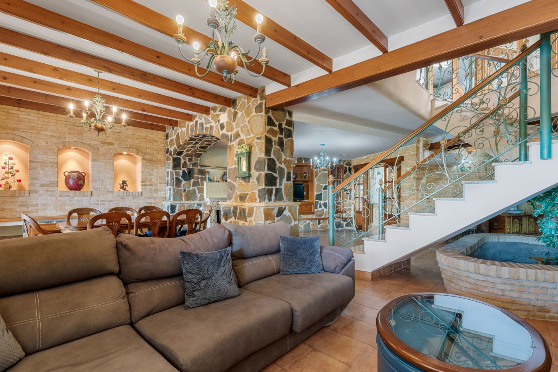 Resale - Villa - Elche