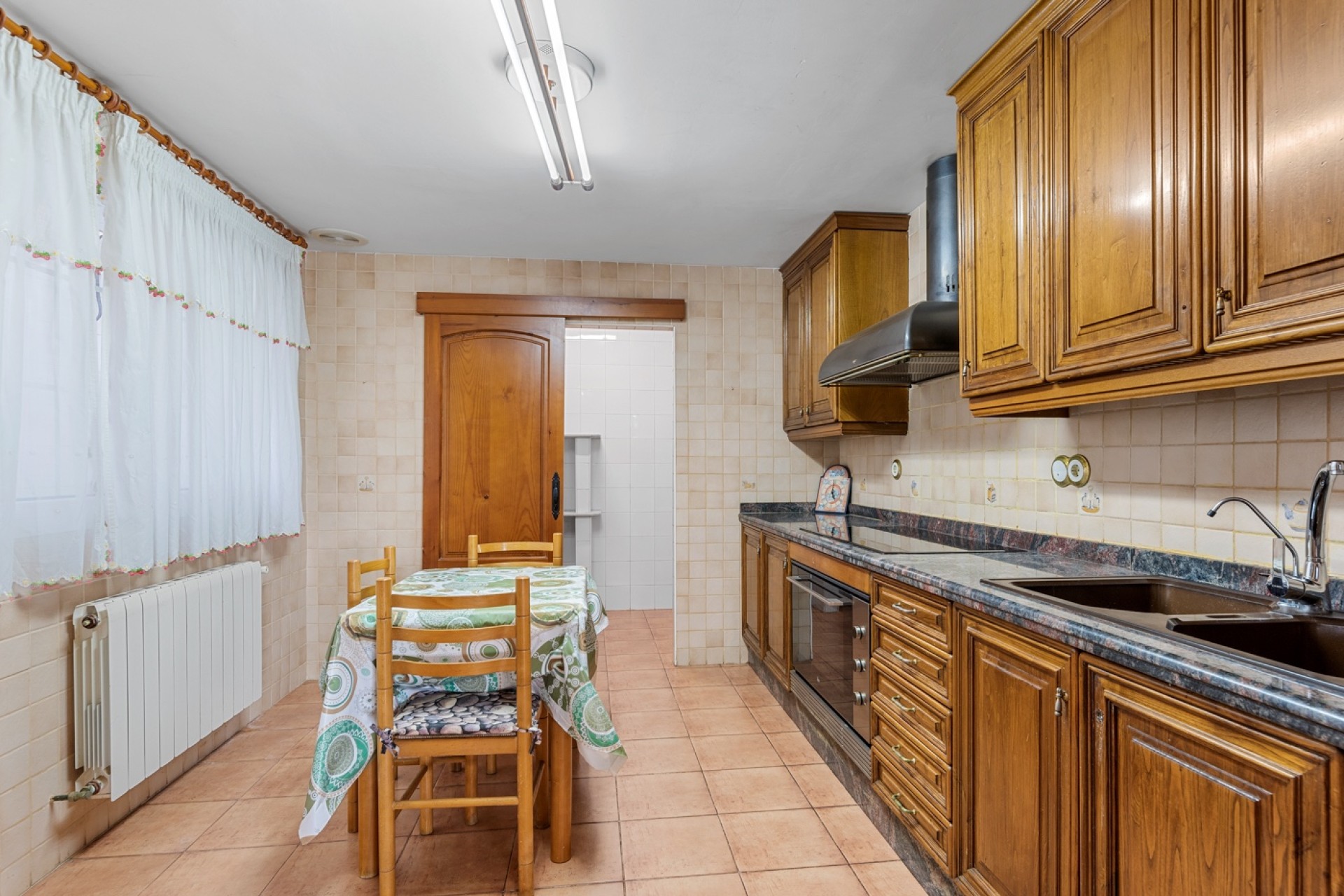 Resale - Villa - Elche