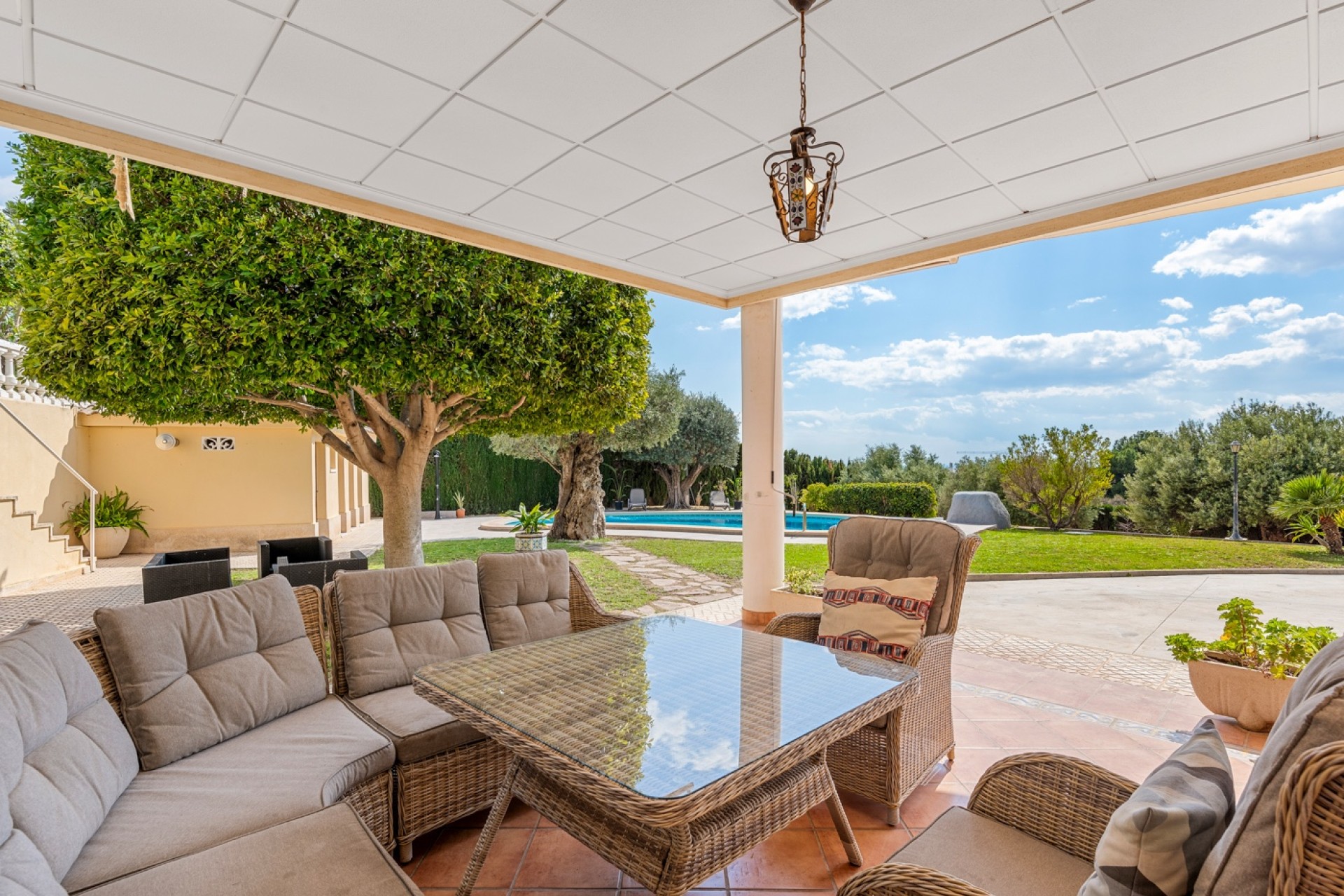 Resale - Villa - Elche