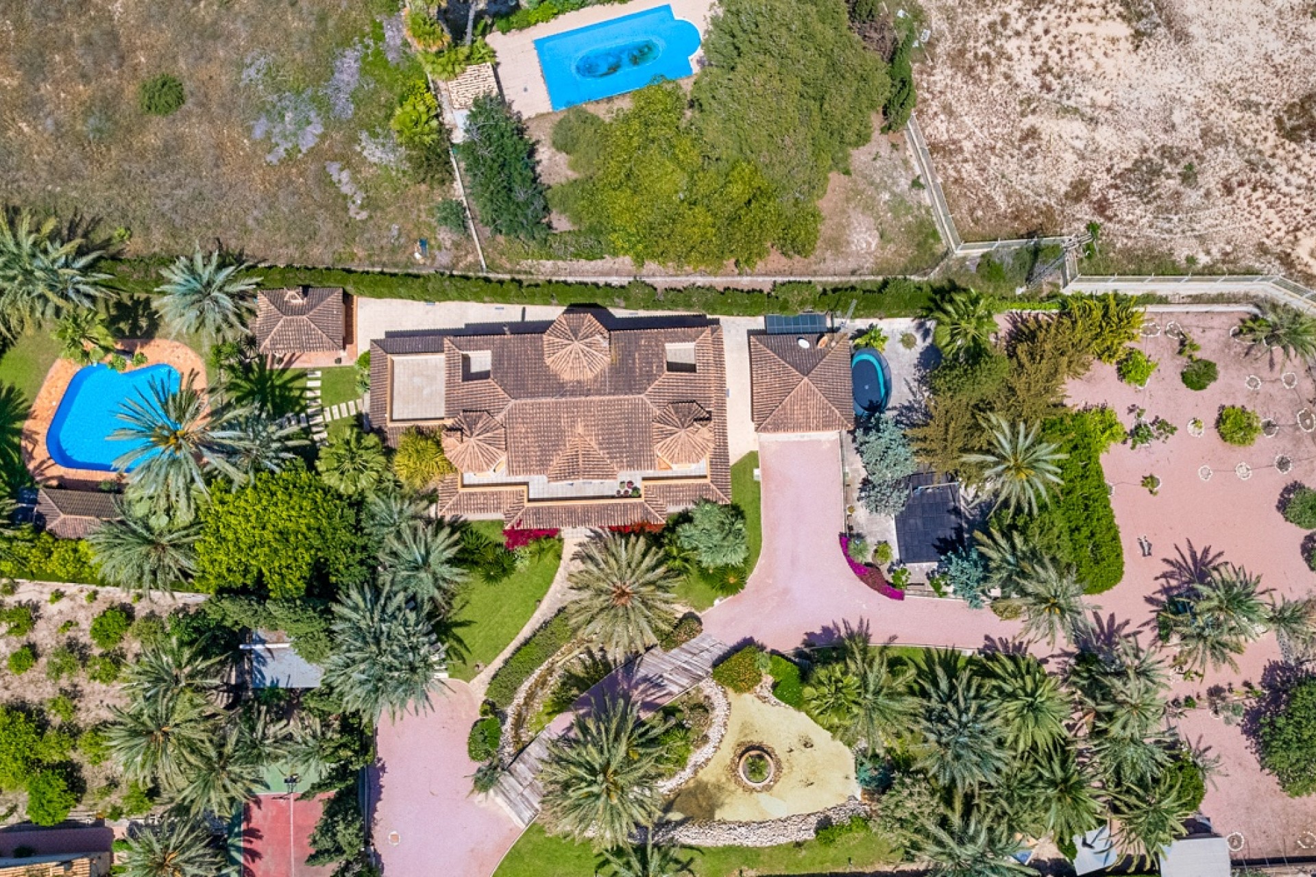 Resale - Villa - Elche