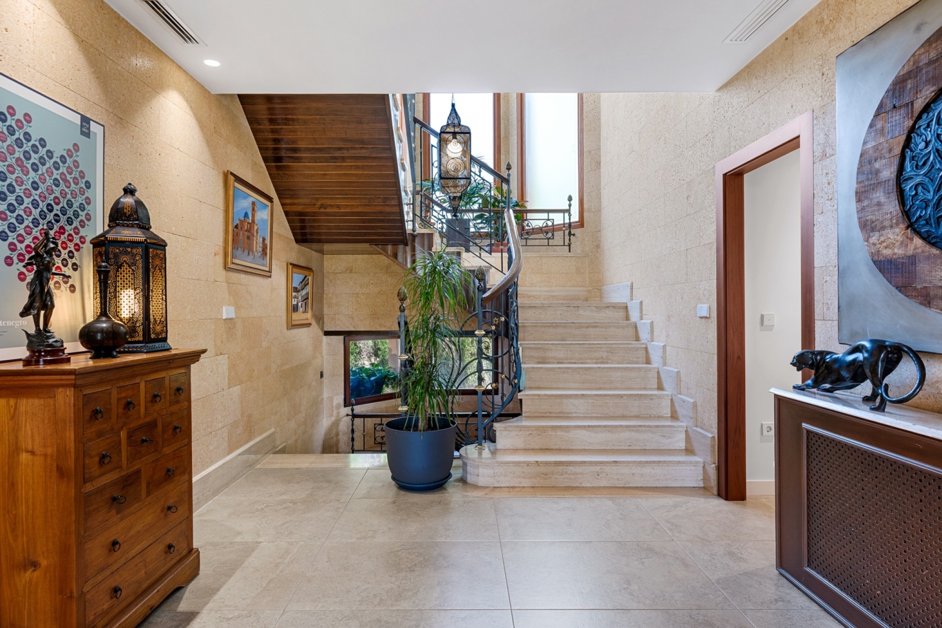 Resale - Villa - Elche