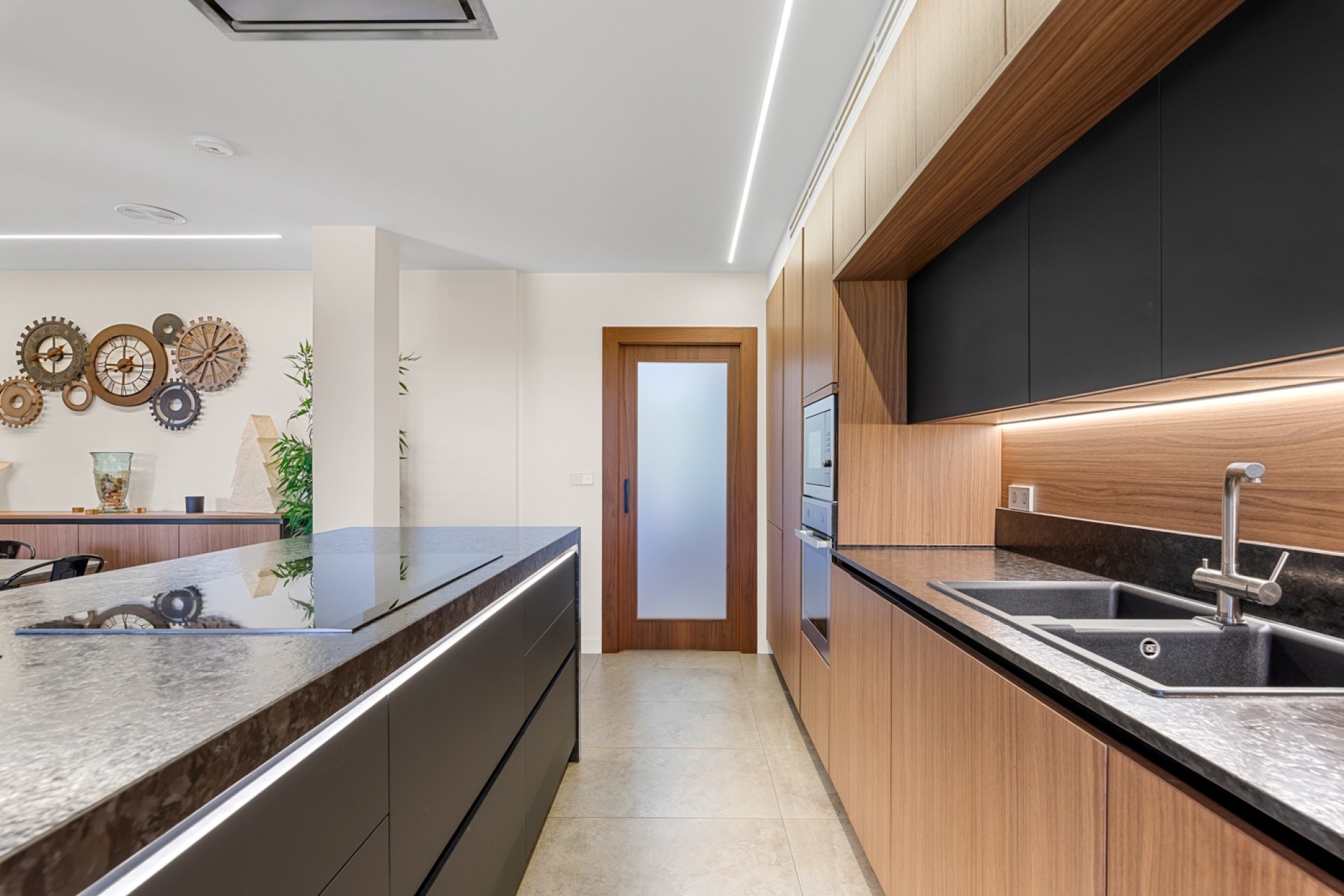 Resale - Villa - Elche