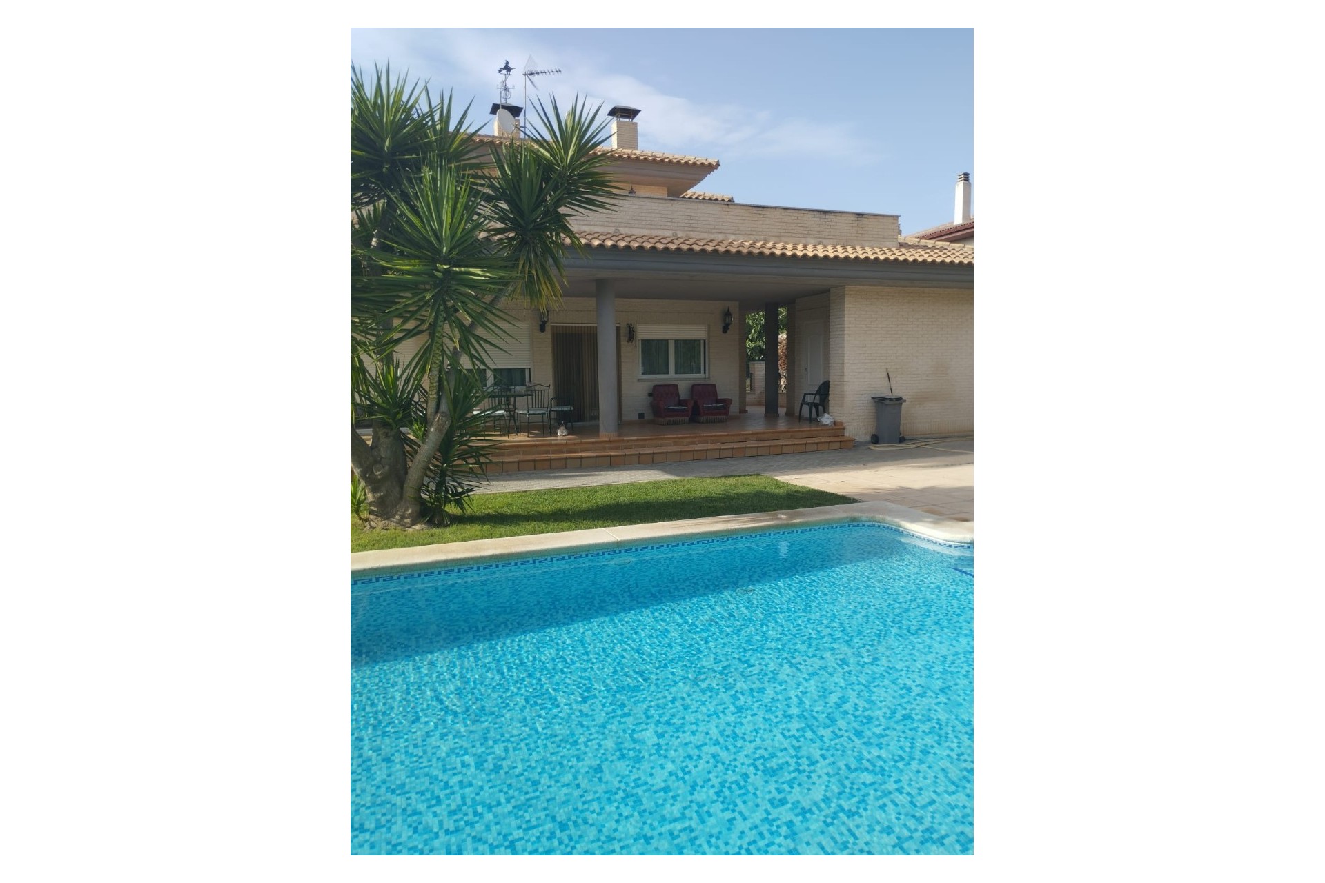 Resale - Villa - Elda