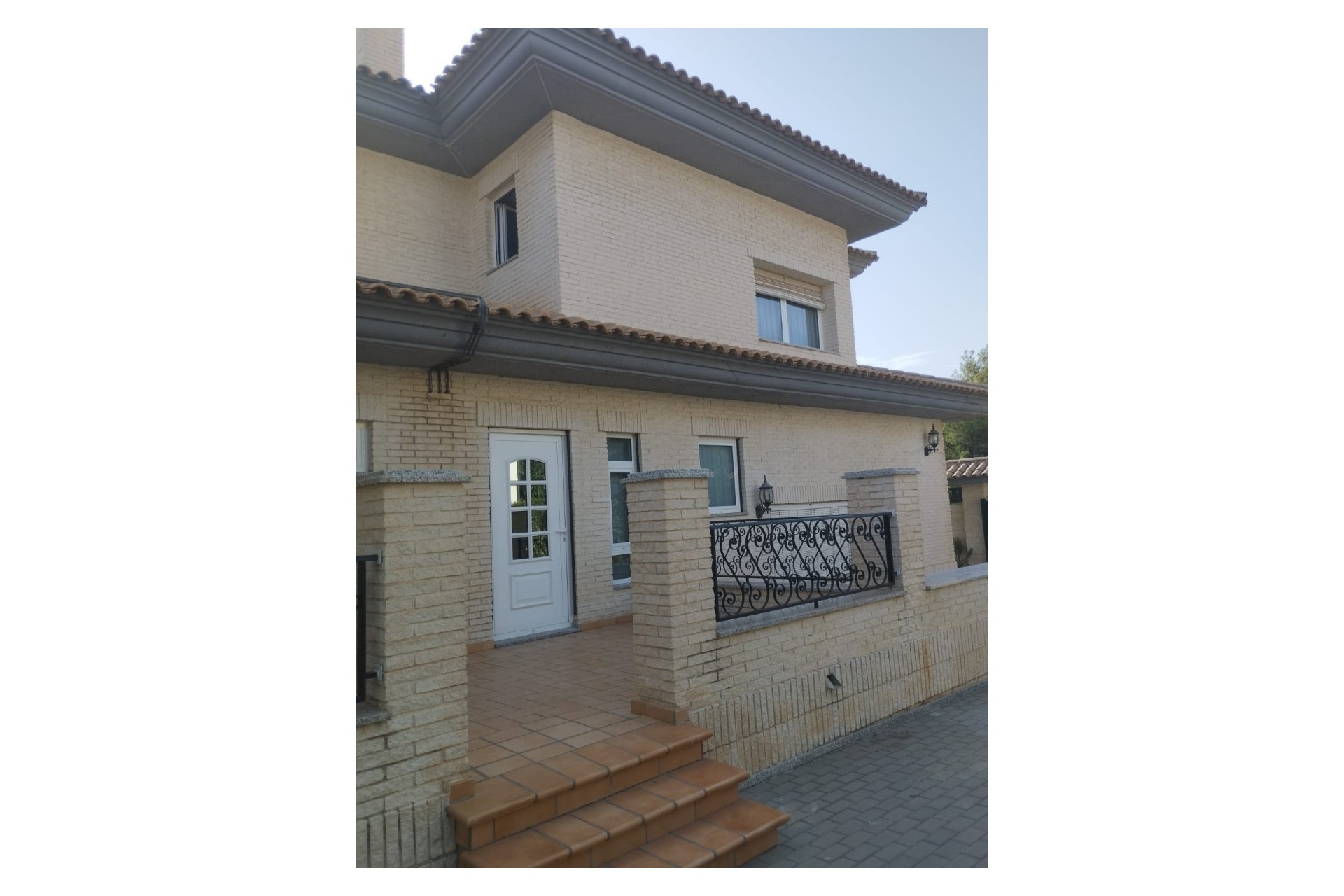 Resale - Villa - Elda