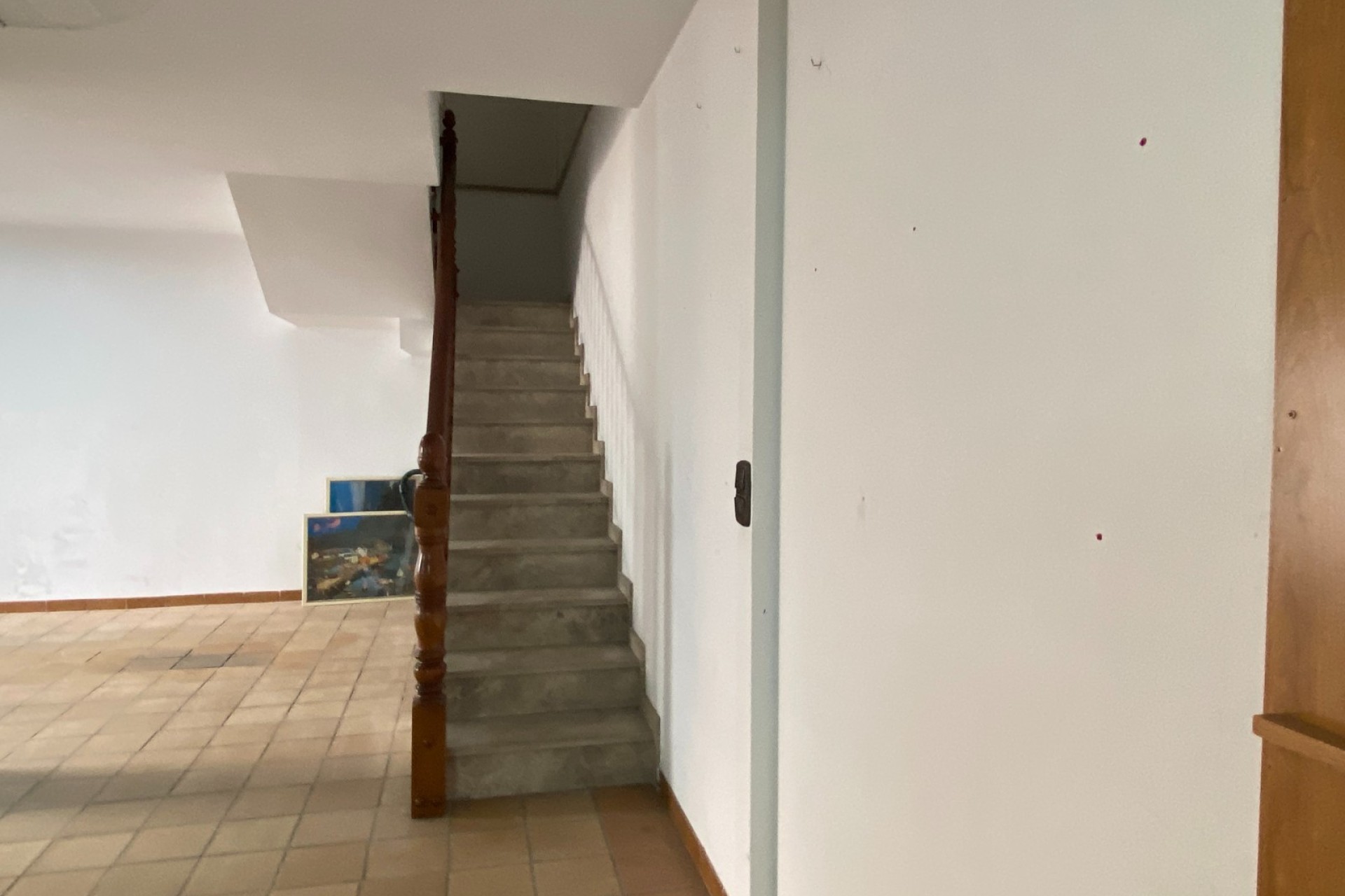 Resale - Villa - Elda