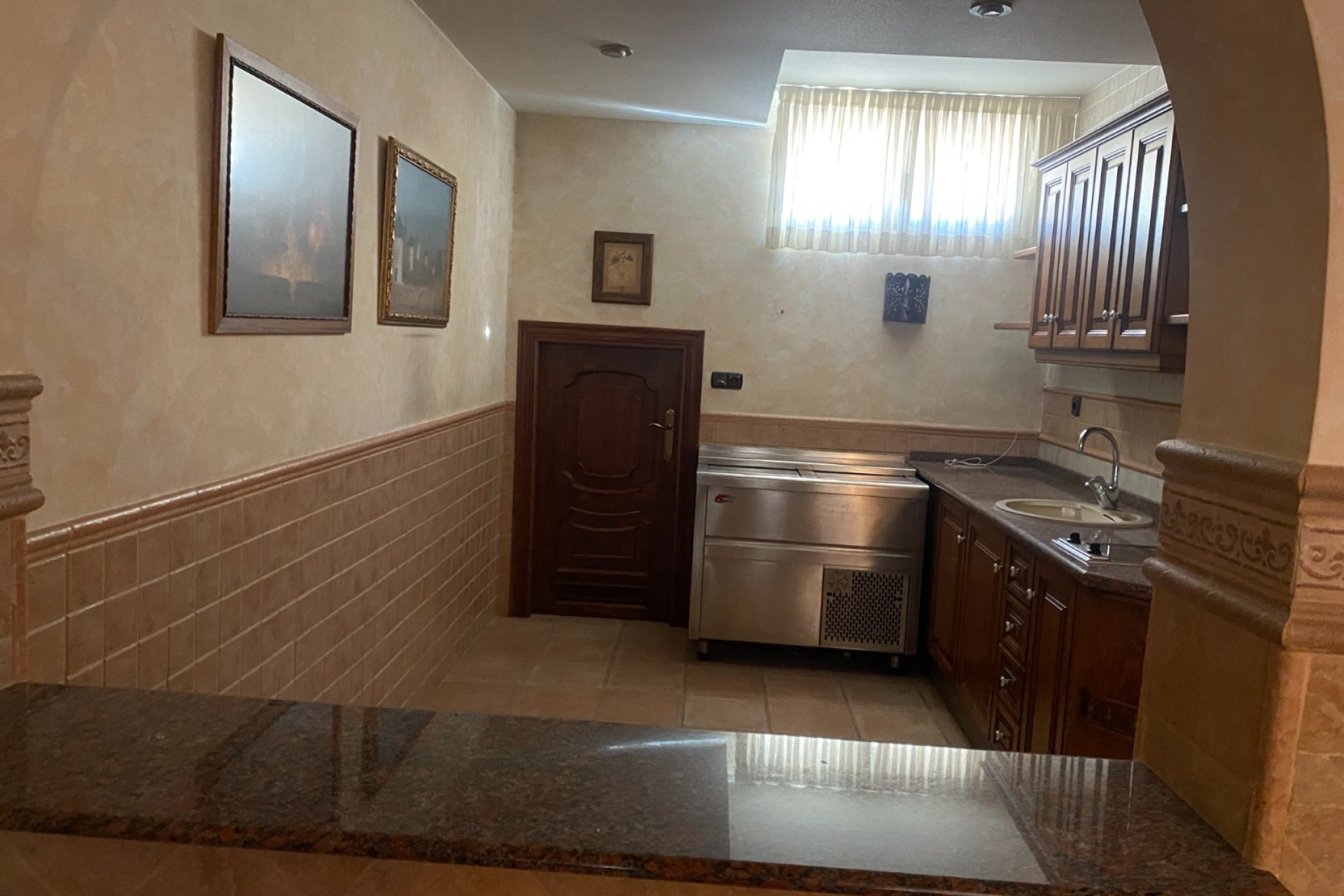 Resale - Villa - Elda