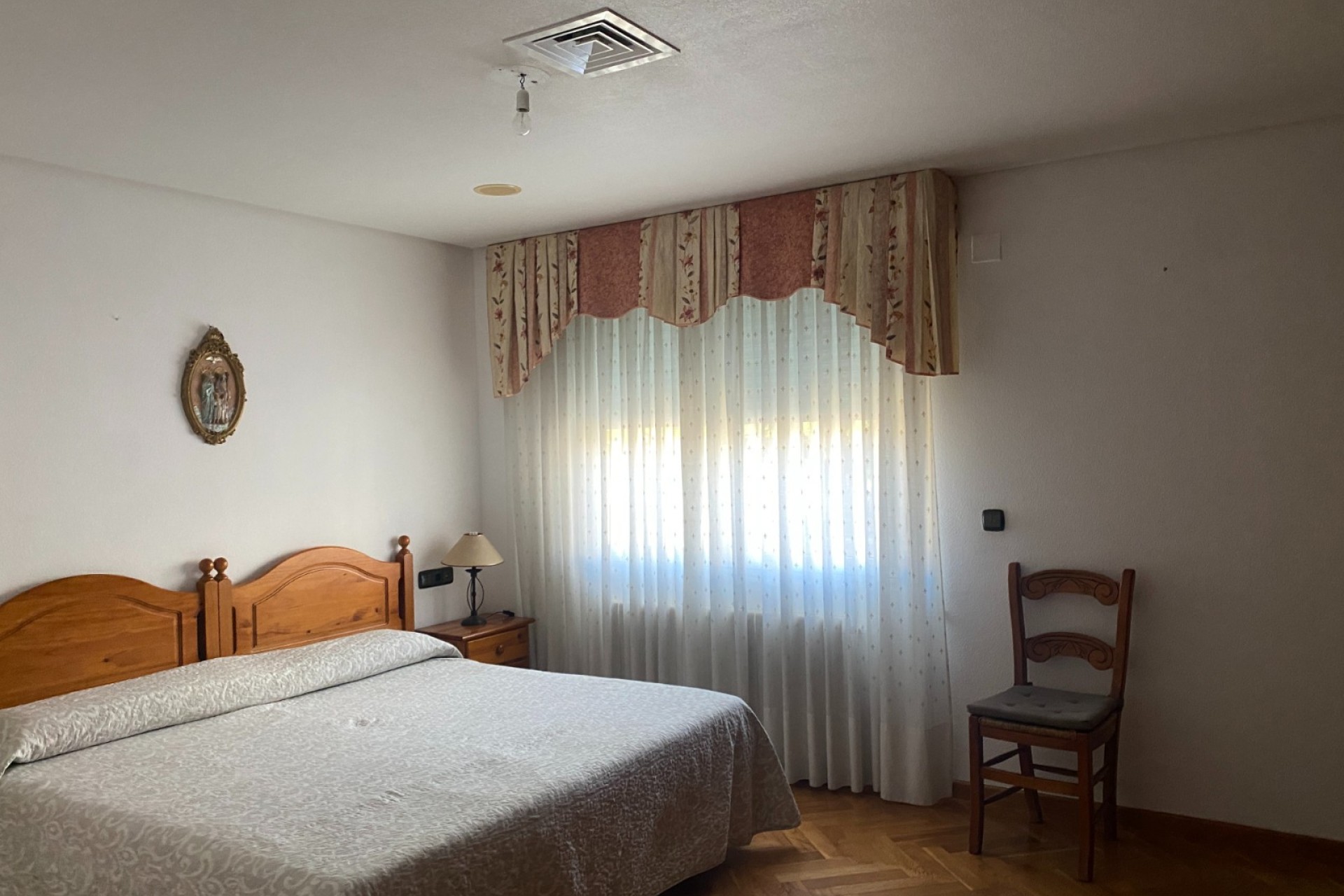 Resale - Villa - Elda