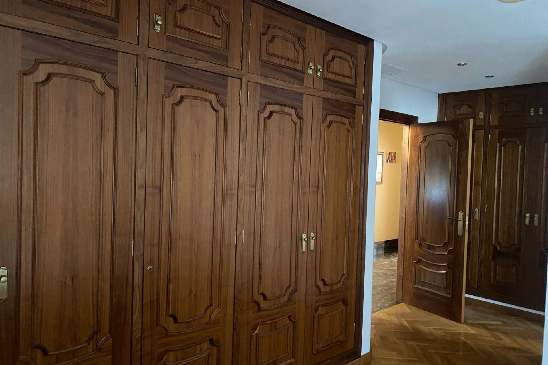 Resale - Villa - Elda