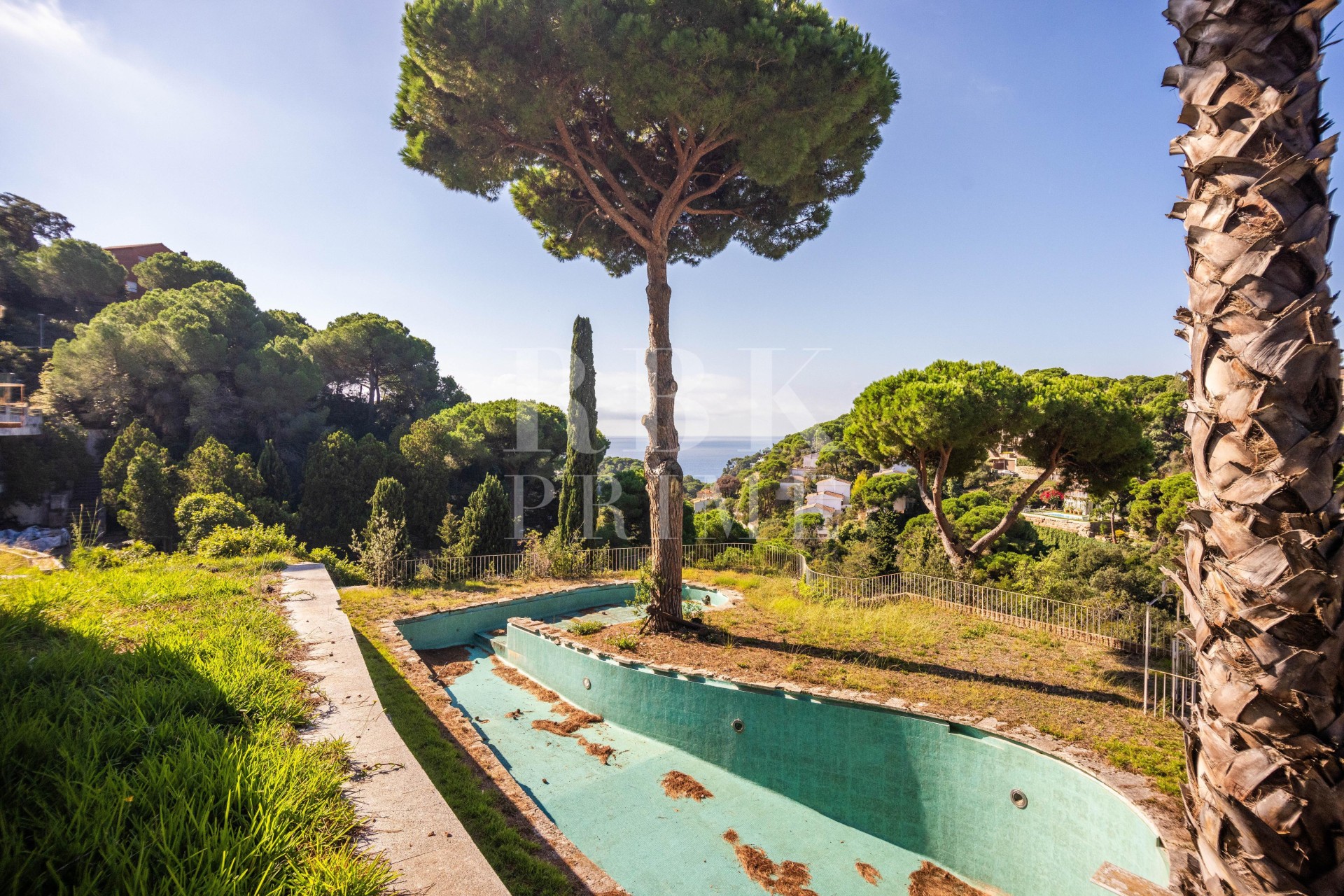 Resale - Villa - Girona