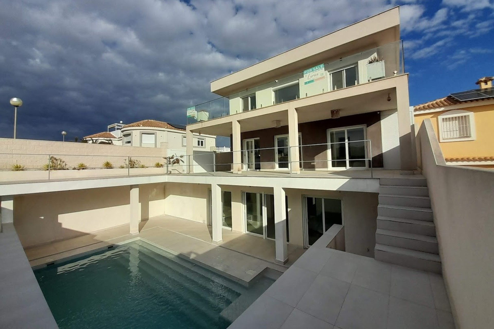 Resale - Villa - Gran Alacant