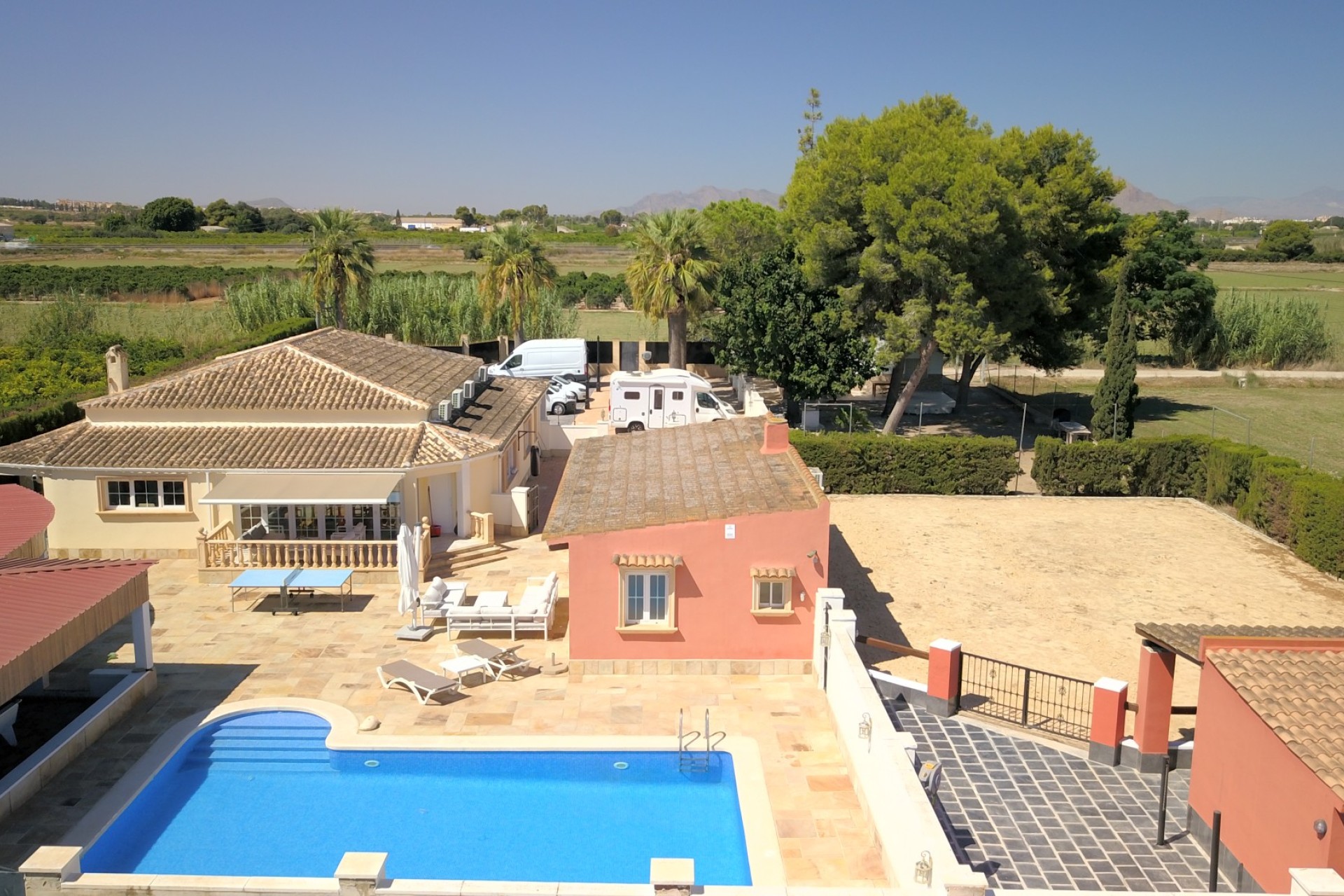 Resale - Villa - Heredades - Heradades