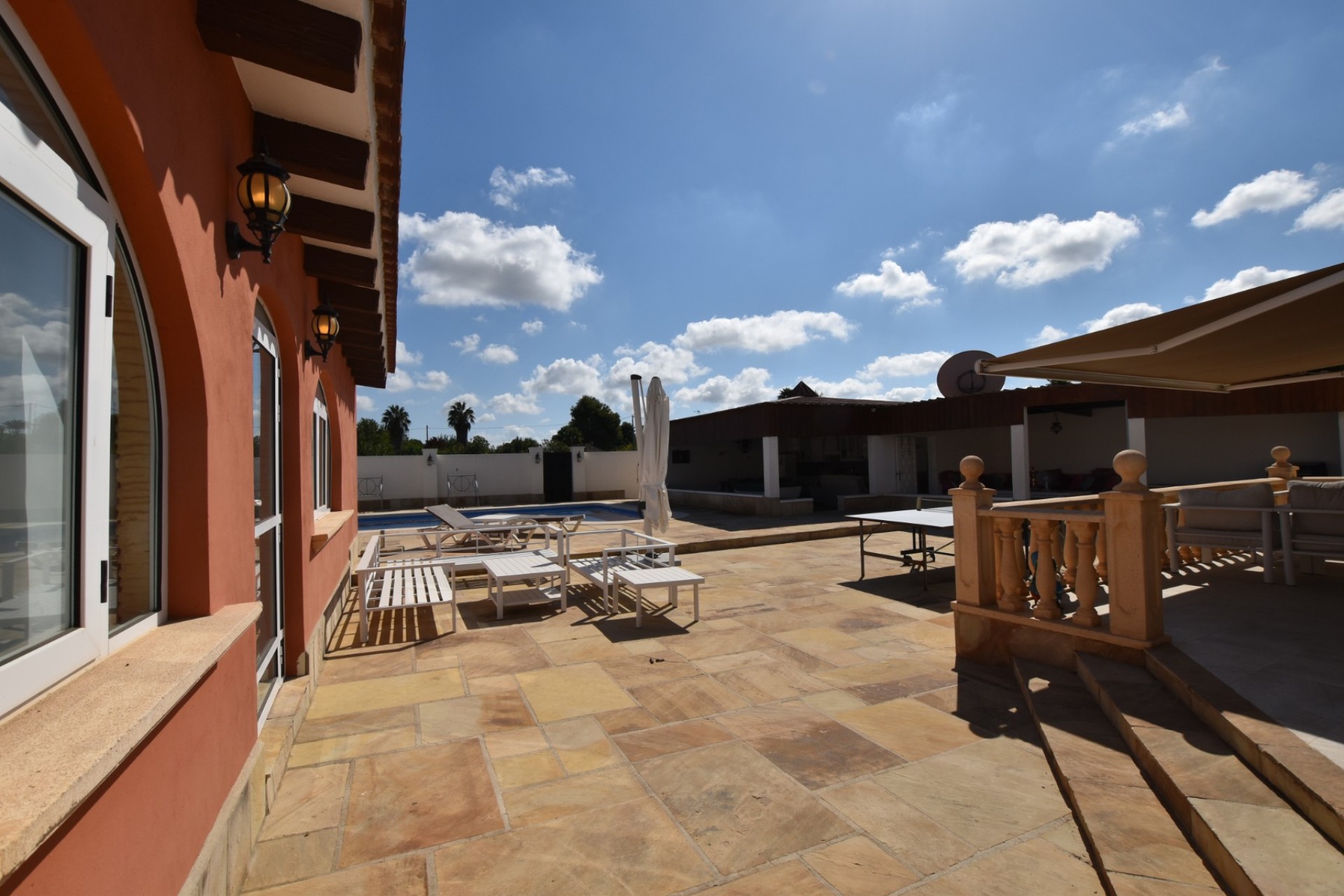 Resale - Villa - Heredades - Heradades