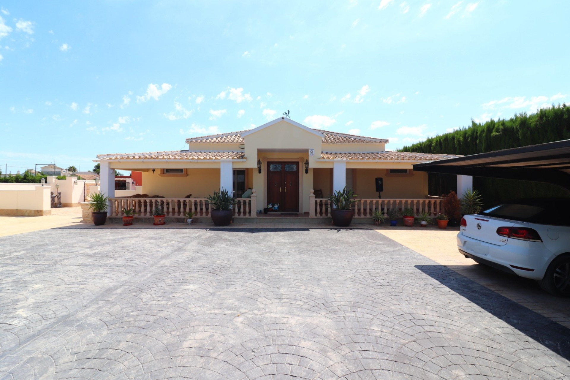 Resale - Villa - Heredades - Heradades