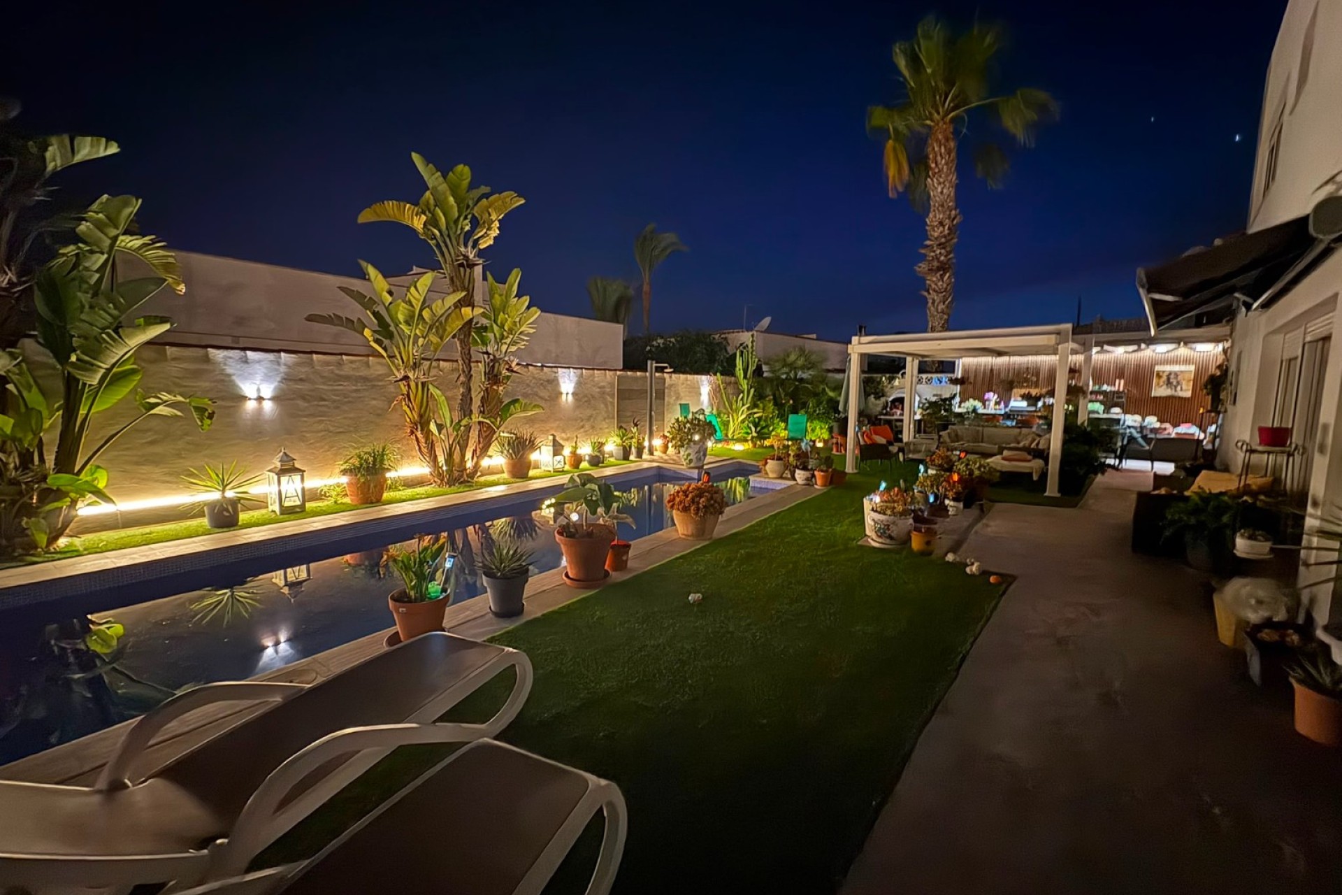 Resale - Villa / House - Torrevieja - La Siesta