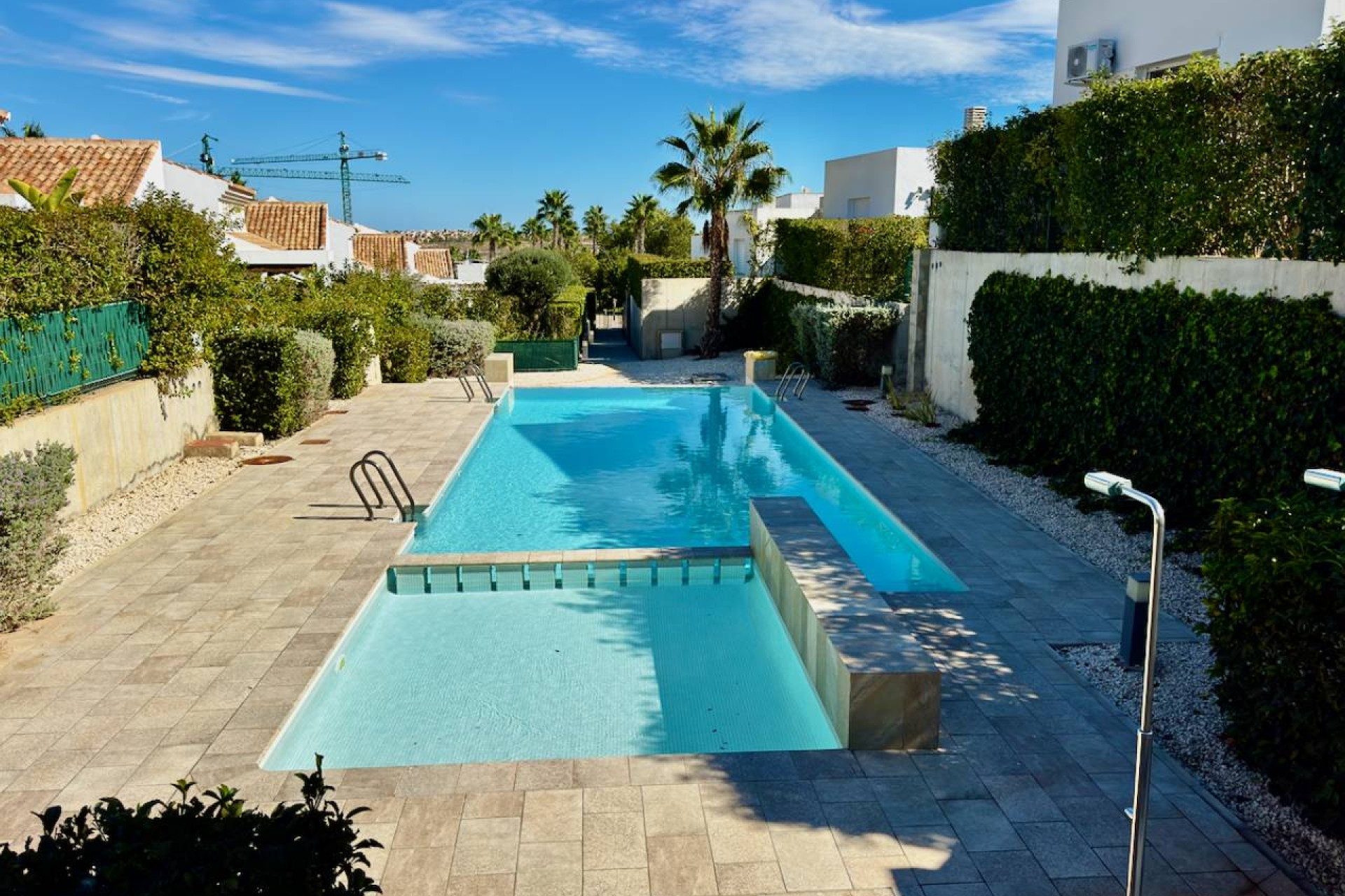 Resale - Villa - La Finca Golf