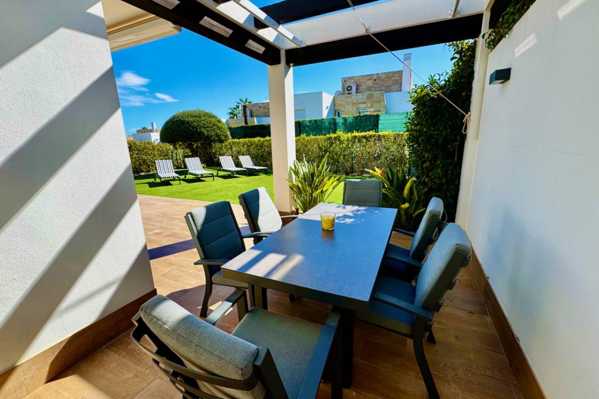 Resale - Villa - La Finca Golf