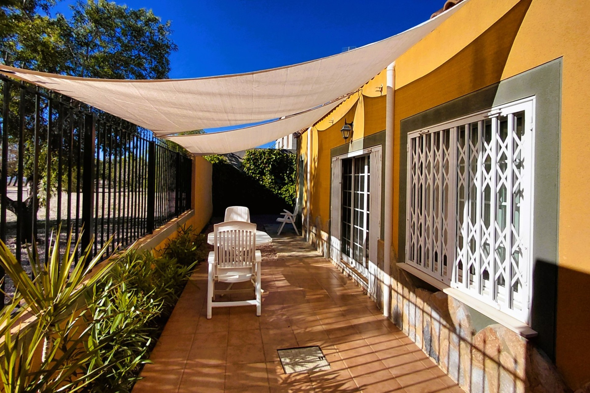 Resale - Villa - La Marina