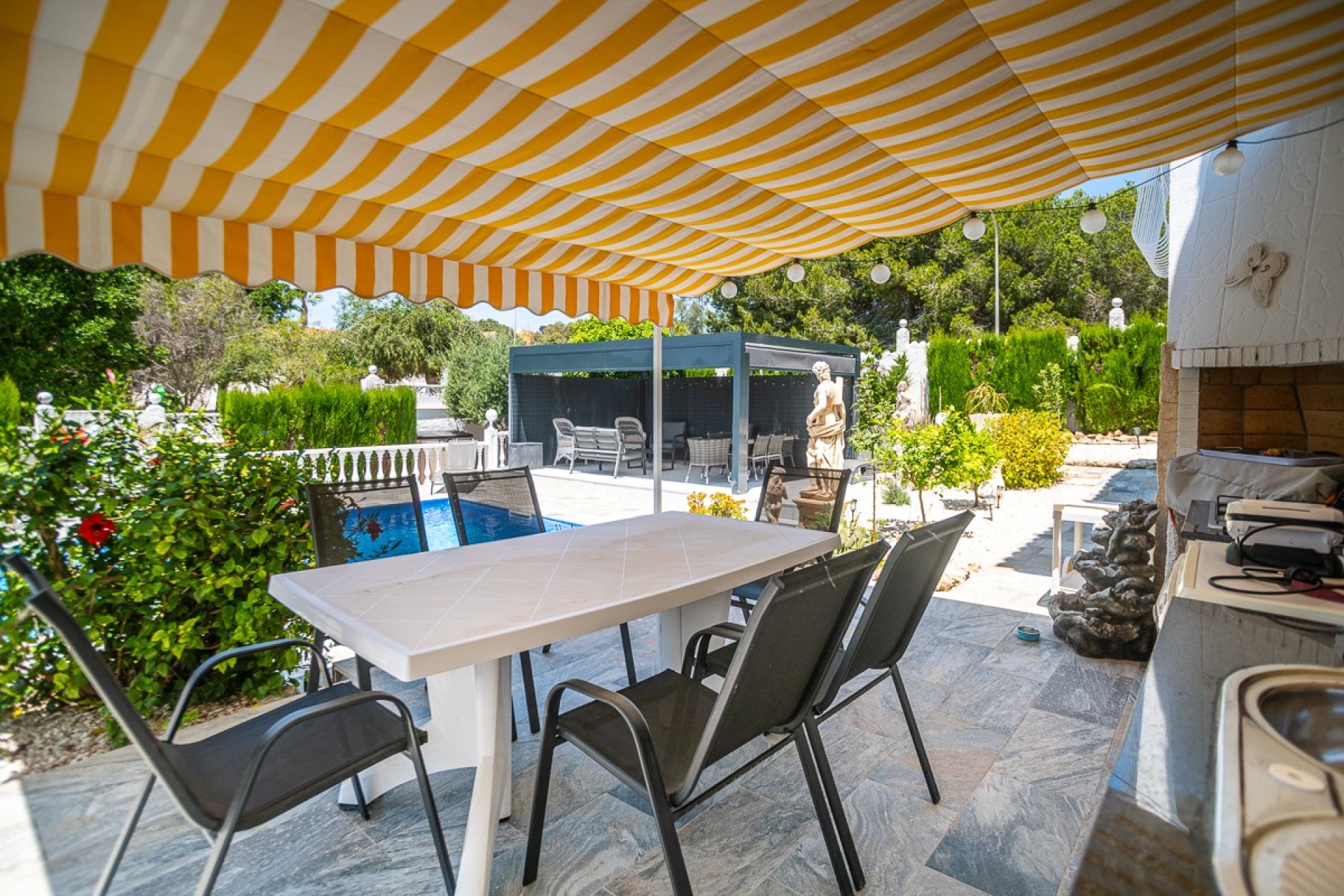 Resale - Villa - La Marina