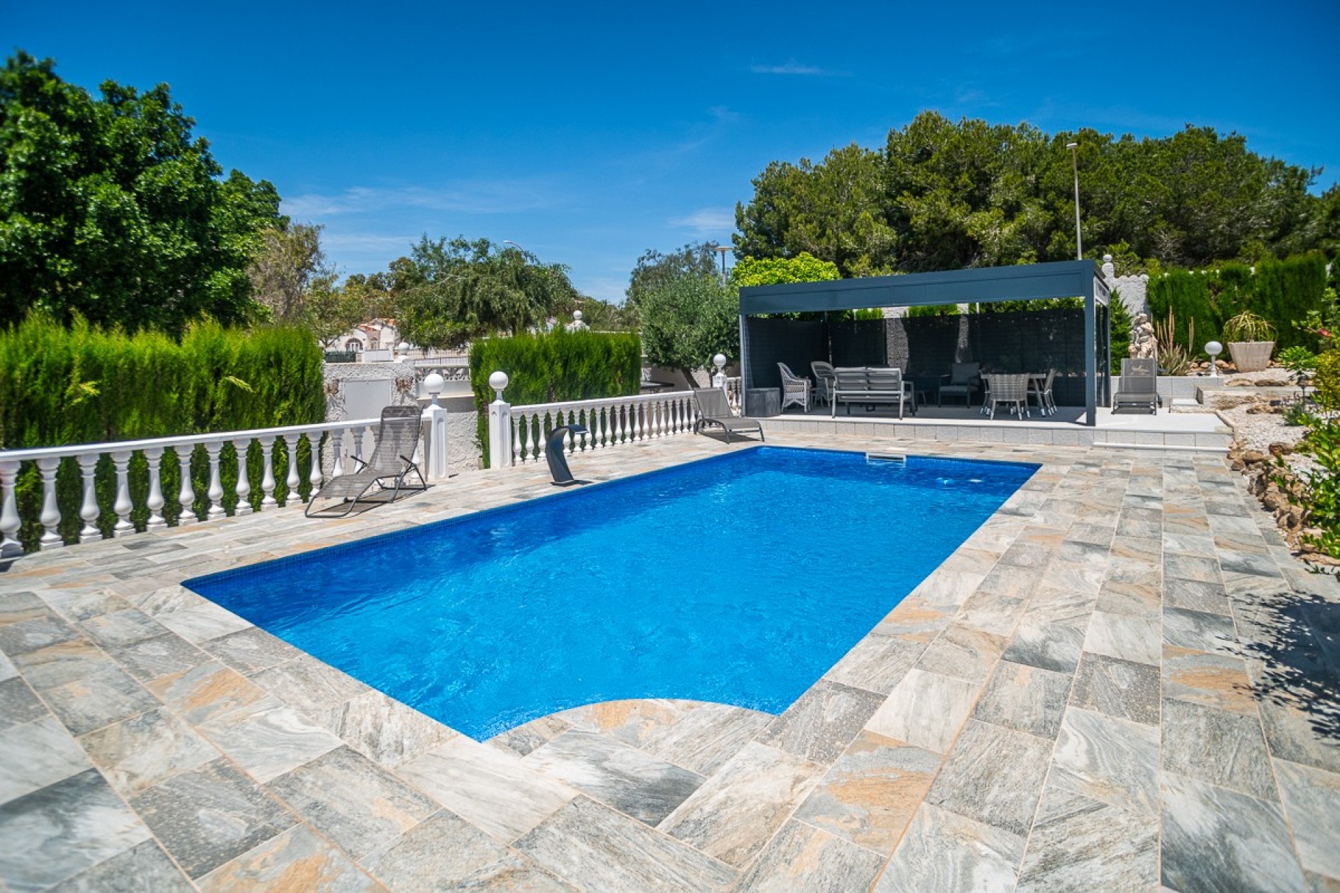 Resale - Villa - La Marina